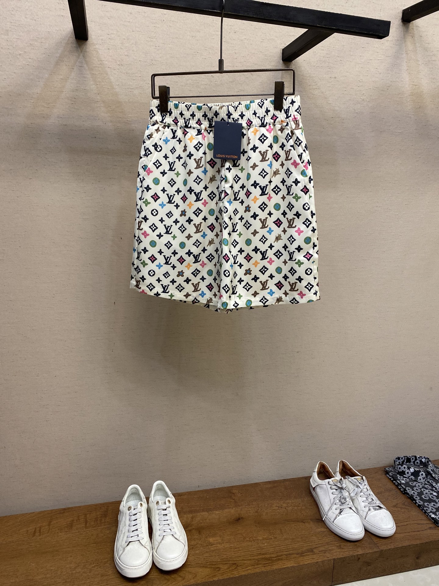 New LV Logo Shirt with Shorts Outshines Last Year’s Cowboy Style, High-Density Sarcophagus.