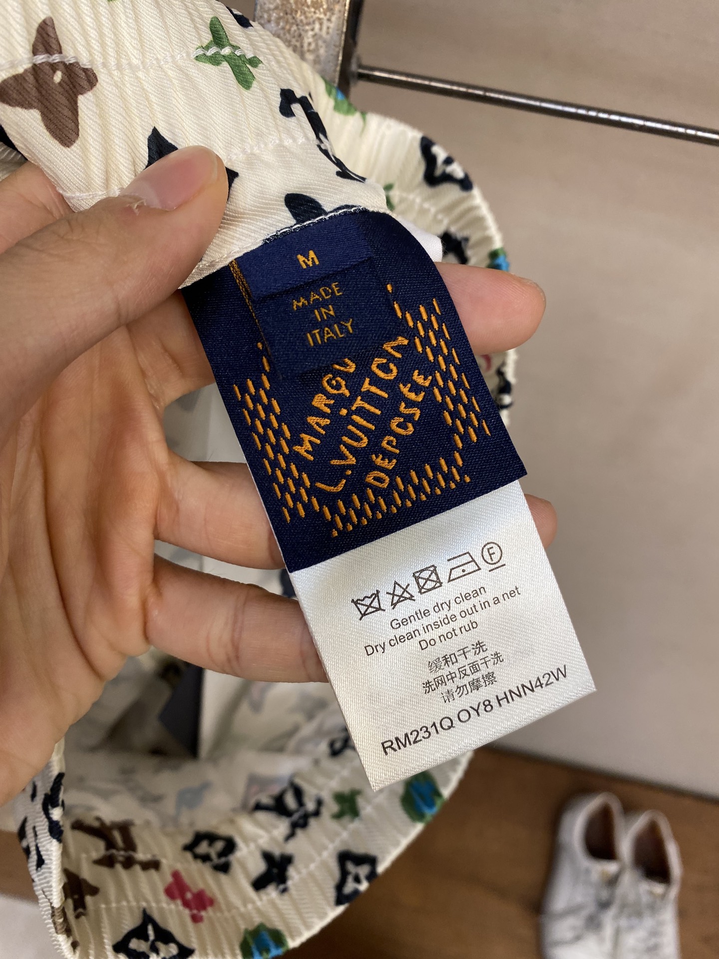 New LV Logo Shirt with Shorts Outshines Last Year’s Cowboy Style, High-Density Sarcophagus. - 图片 4