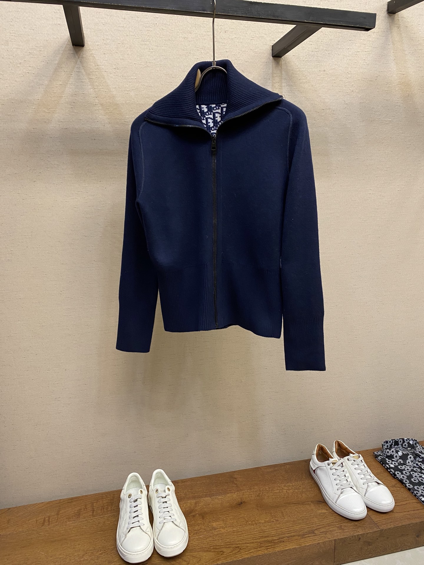 NO:137661,Dior [women's style] double-sided classic full-print spliced ​​cashmere cardigan!   Size S-XL, dior,alexander wang19860909Dior【女款】双面经典满印拼接羊绒开衫！  尺码S-XL,,dior,alexander wang,Men's clothing