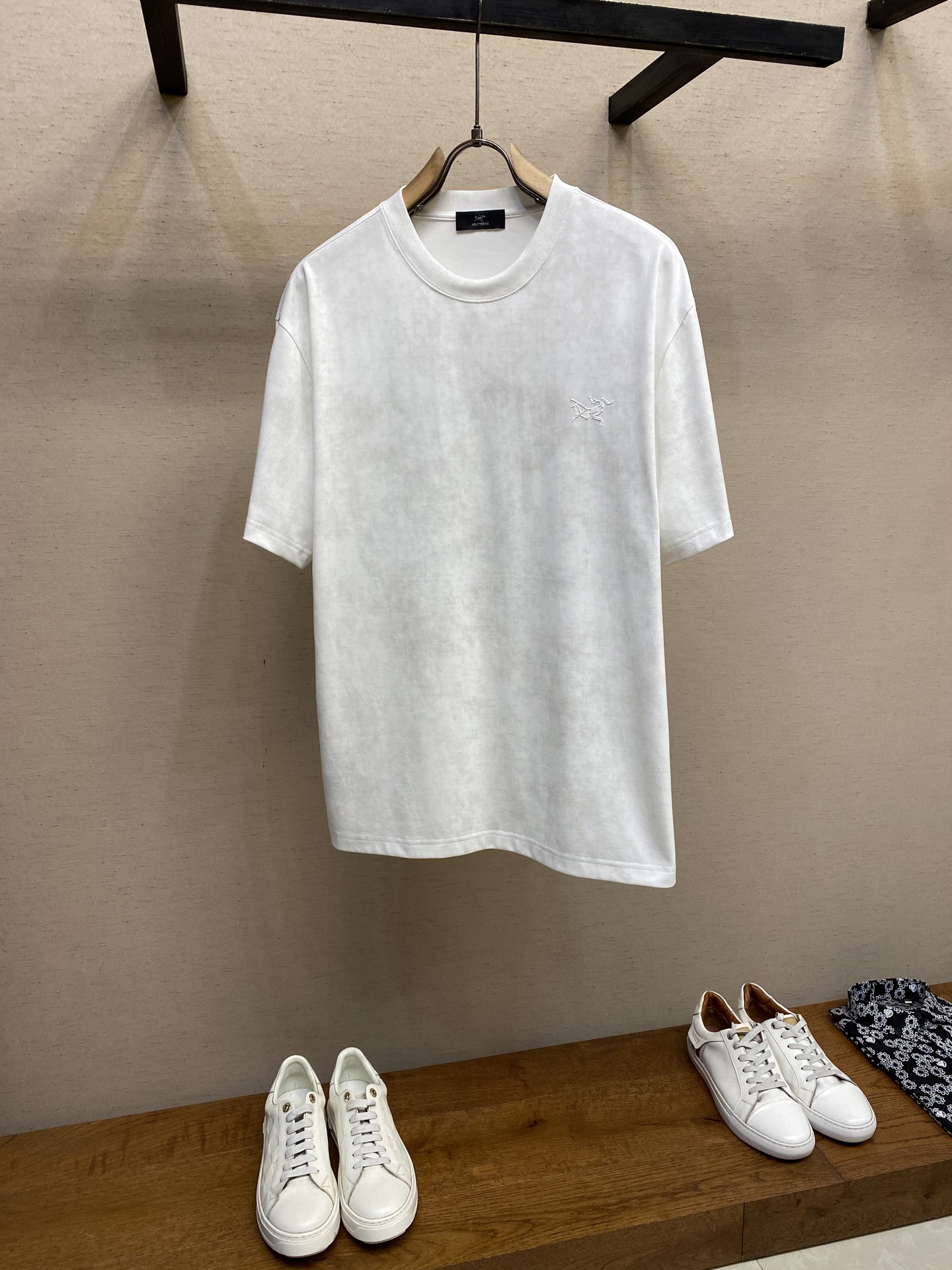 NO:139018,Arctery, new short-sleeved yyds, daily wear, custom-made pure cotton elastic cotton fabric short-sleeved T-shirt, charm lies in creating a simple and luxurious fashion, and feel the unique temperament of the British style at will. The loose style shows a casual and casual style, whether it is matched with jeans, casual pants, or skirts, it can show a unique personality. Size M-2xl, skirts, jeans, T-shirt, tees, t-shirt, alexander wang19860909Arctery、新款短袖yyds 日常出门闭眼搭 定制纯棉弹力棉面料短袖T恤 魅力在于创造了简约奢华感的时尚,随意搭配感受英式风格独特气质. 宽松的版型展现出休闲随意的风格,无论是搭配牛仔裤、休闲裤、还是裙子,都能展现出独特的个性 尺码M-2xl,,skirts,jeans,T-shirt,tees，t-shirt,alexander wang,Men's clothing