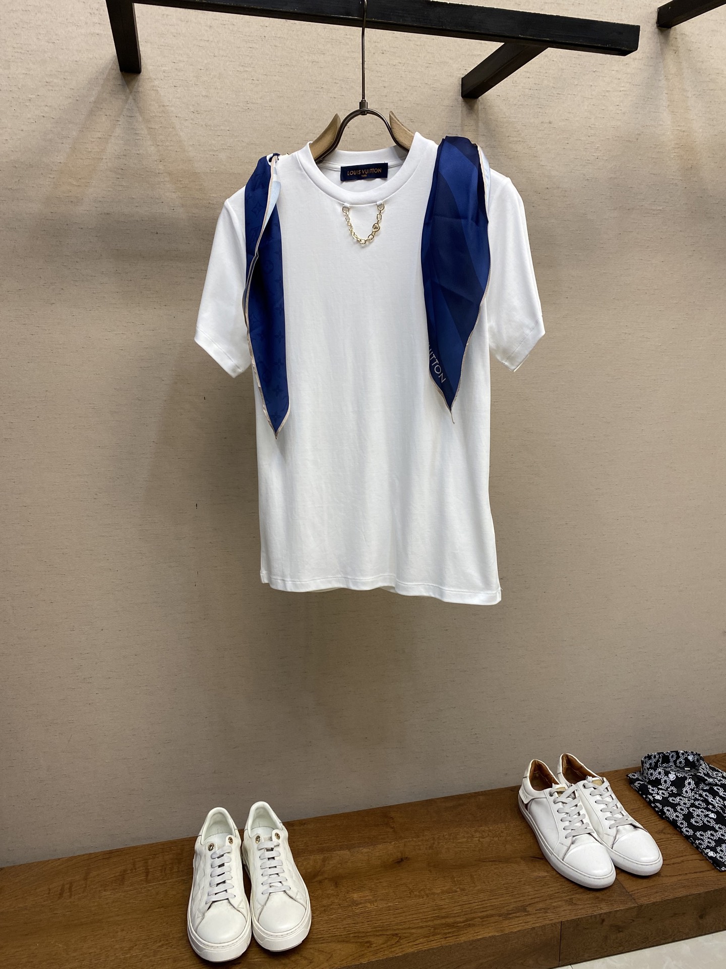 NO:141481,1V【Women’s Model】Louis Vuitton Women’s T-shirt Nautical Pattern Silk Scarf Light Luxury Style D-ring Short-sleeved T-shirt Size S, M, L, louis vuitton, T-shirt, tees, t-shirt, alexander wang198609091V【女款】路易威登女士T恤航海图案丝巾轻奢风D形环短袖T恤 尺码S,M,L,,louis vuitton,T-shirt,tees，t-shirt,alexander wang,Men's clothing