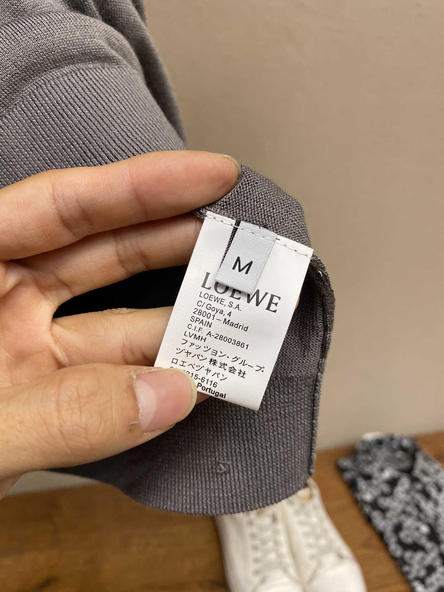 🌟🌟Loewe、25夏季清凉透气T~天丝莫代尔针织短袖。天丝提供衣服高级质感光泽度 强力吸湿透气性 优雅