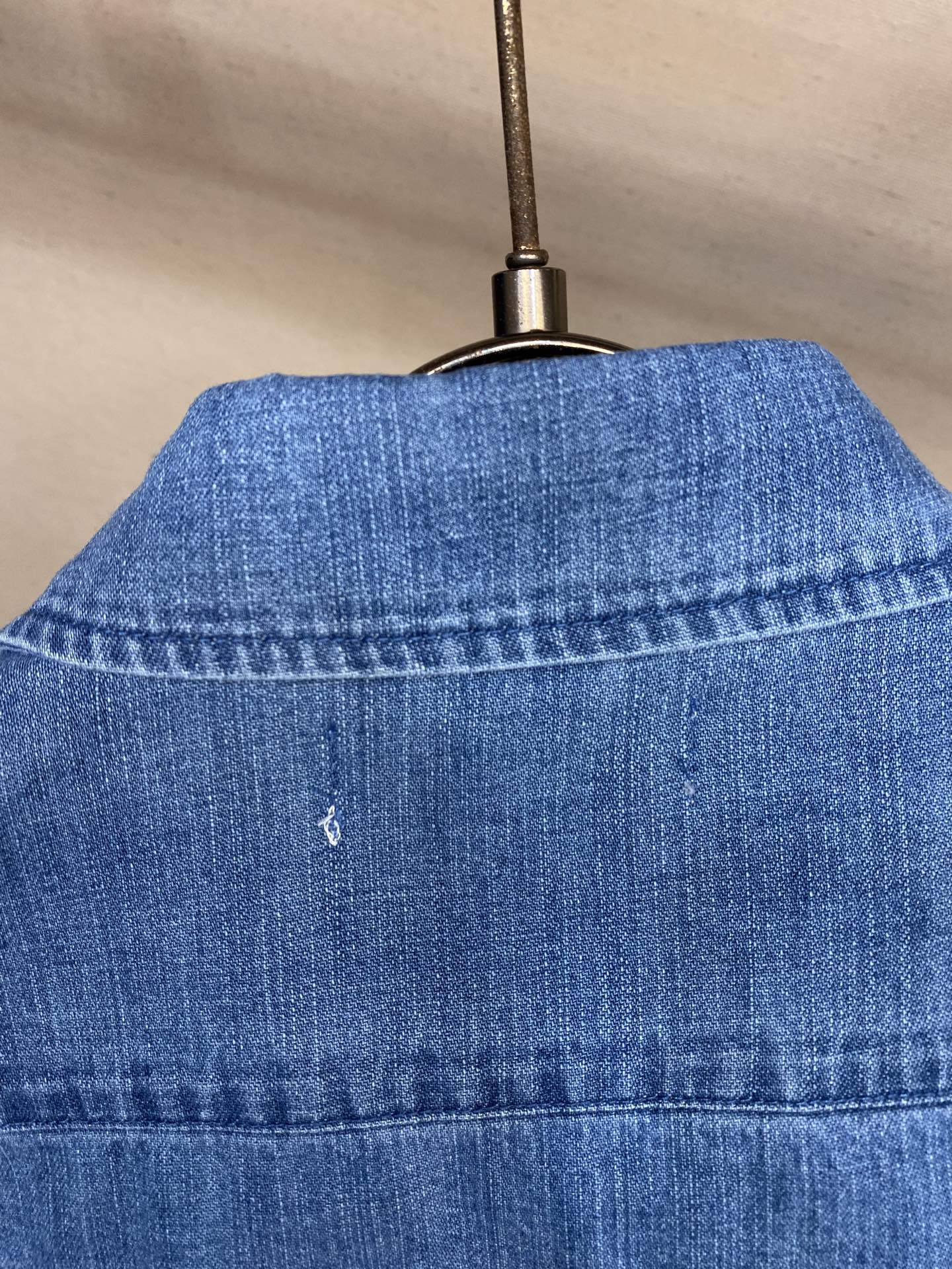 Miu Miu 25 Spring/Summer New Cowboy Shirt in Deep Blue Calcium Cloth - 图片 9