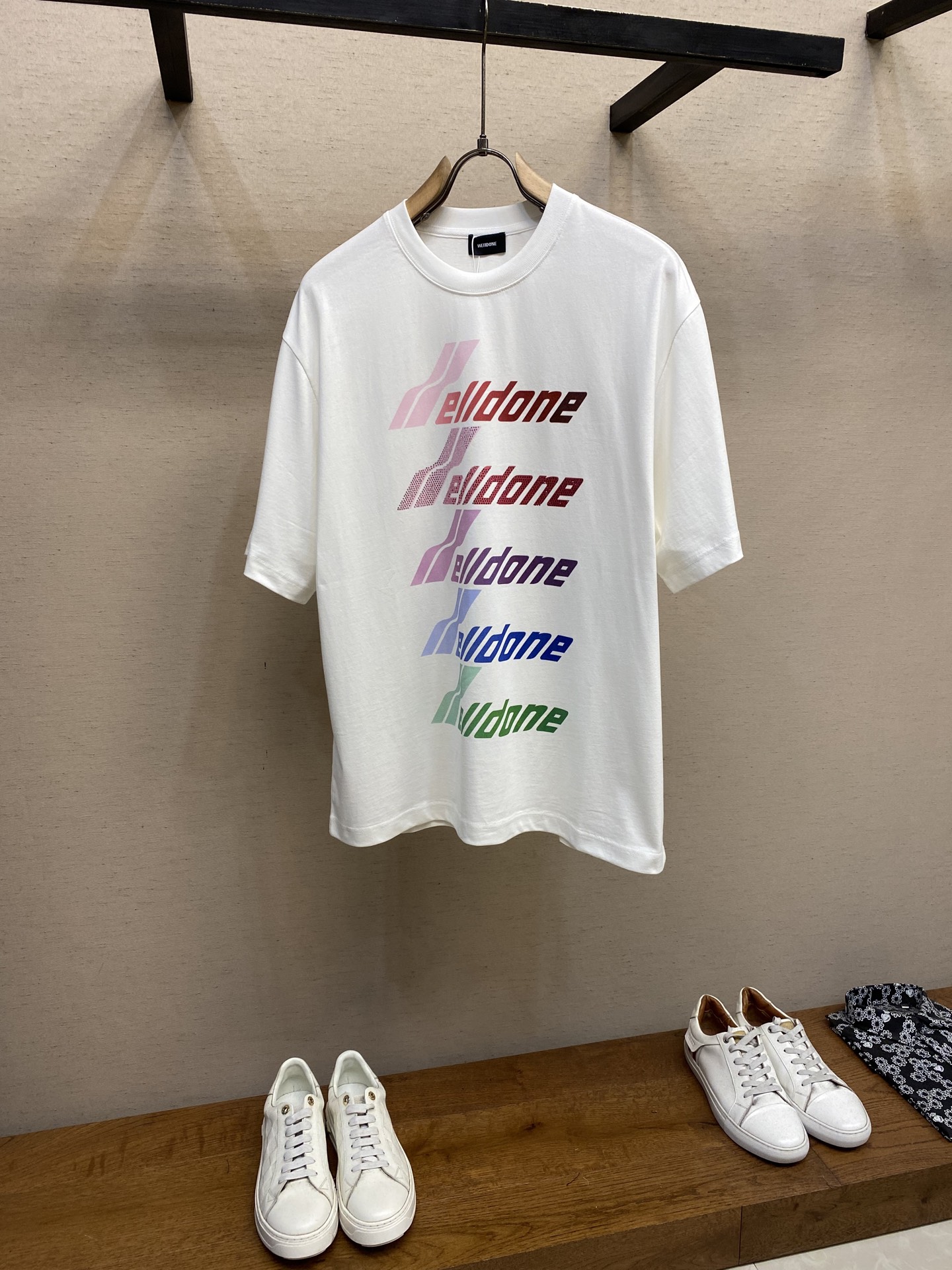 NO:425674,welldone2025FW Gradient Printed Diamond Heavy Cotton Half-Sleeve T-shirt OS Loose Edition Washing method is only for dry cleaning or reverse wrap laundry bags, cold water and machine washing!  !  Do not wash front machine-wash/warm water!  Size S-XL, tees, t-shirt, alexander wang19860909welldone2025FW 渐变印花烫钻 重磅纯棉半袖T恤OS宽松版 洗涤方式仅限干洗或反面包裹洗衣袋冷水快速机洗！！不得正面机洗浸泡/温热水洗涤！ 尺码S-XL,,tees，t-shirt,alexander wang,Men's clothing