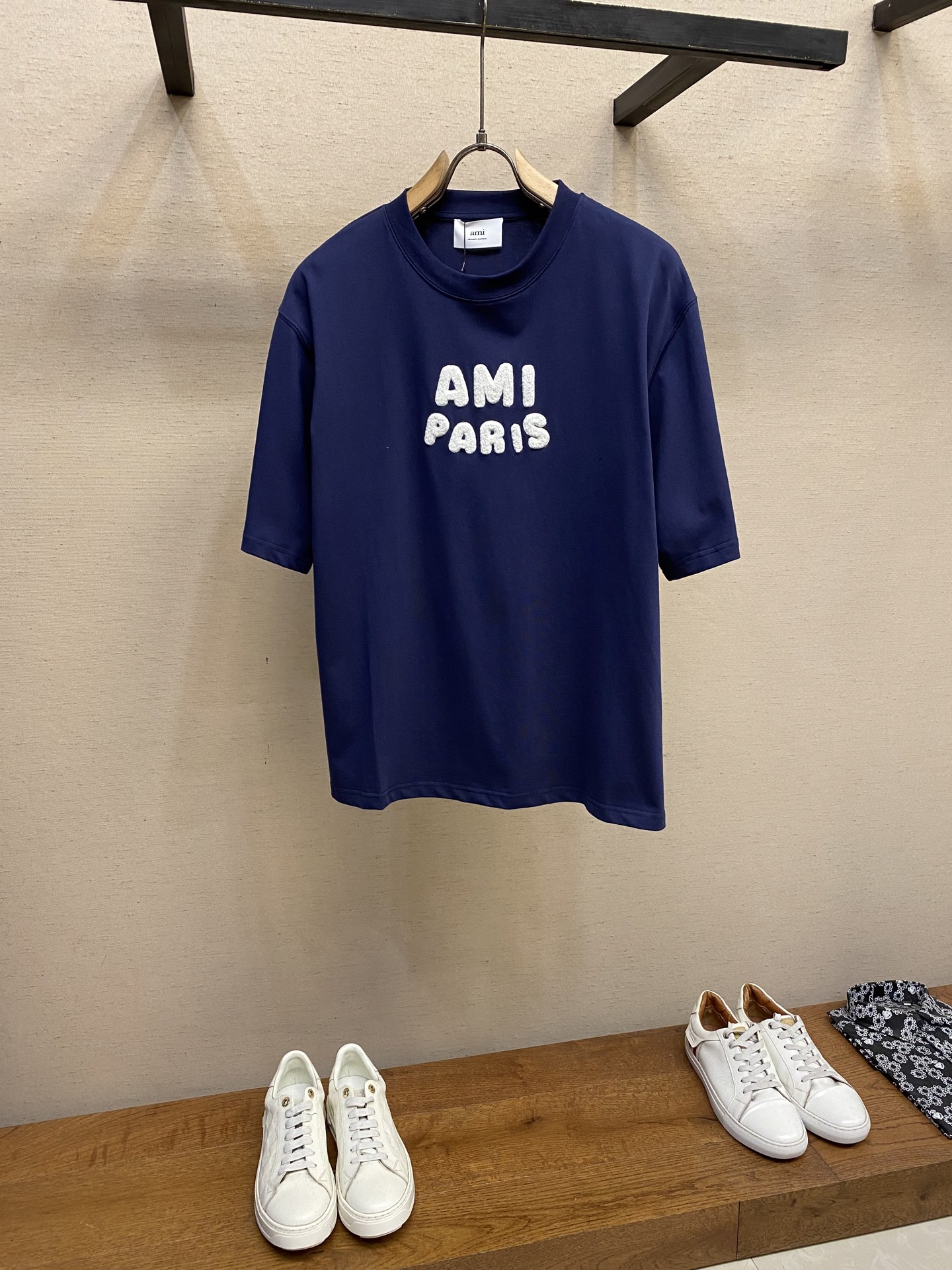 NO:159605,AMI... New early spring labeled embroidered letters couple short-sleeved T-shirts. Couple T-shirts are sweetly available!  The upper body of pure cotton fabric is super comfortable, soft and skin-friendly, and has good breathability, allowing you and your lover to stay refreshed all the time in the warm season. The classic 