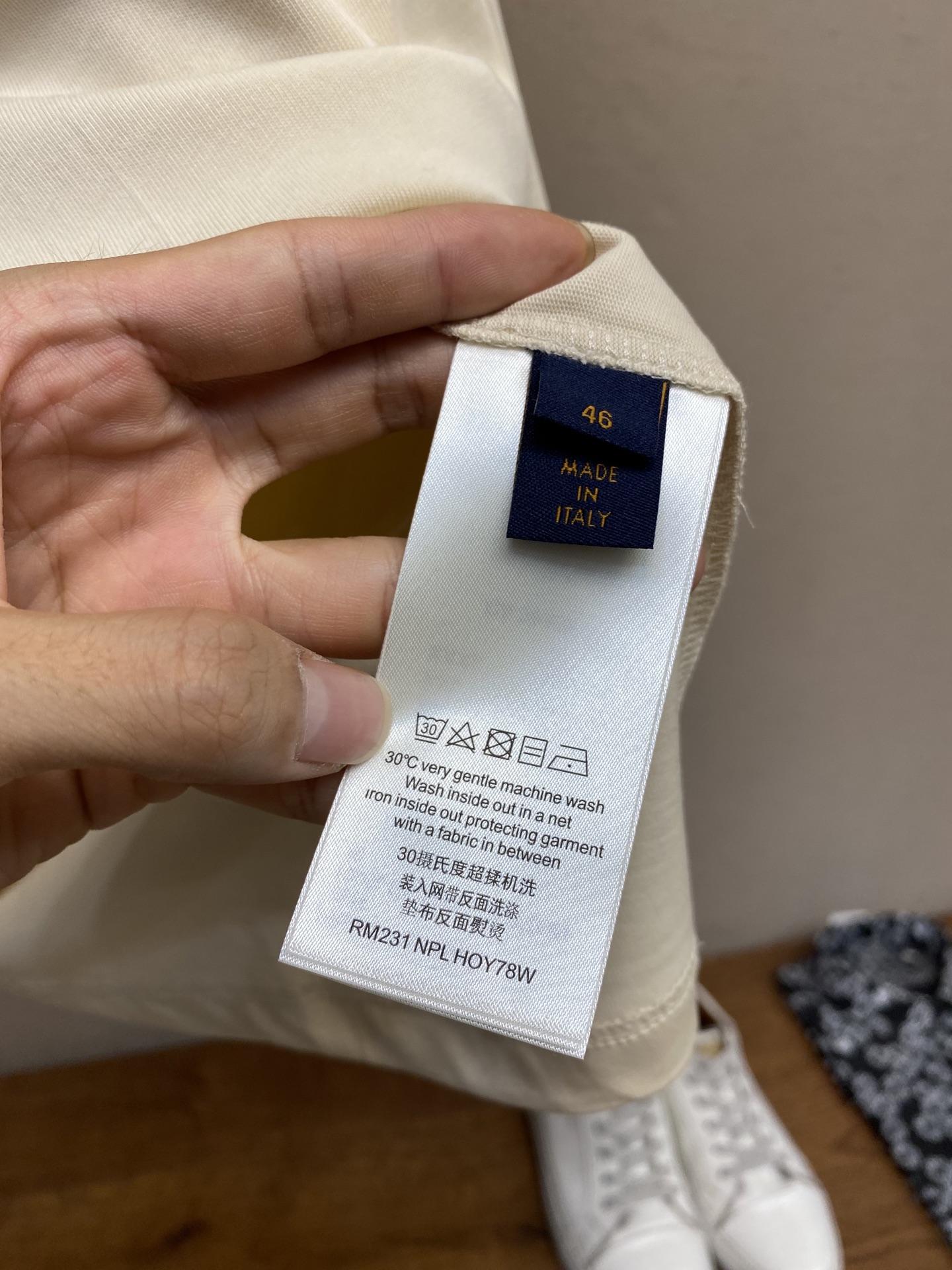 🌟🌟 1V路易家FW Monogram 渐变印花棉质短袖T恤 本款 T 恤取材轻盈棉质针织，展现渐变 M