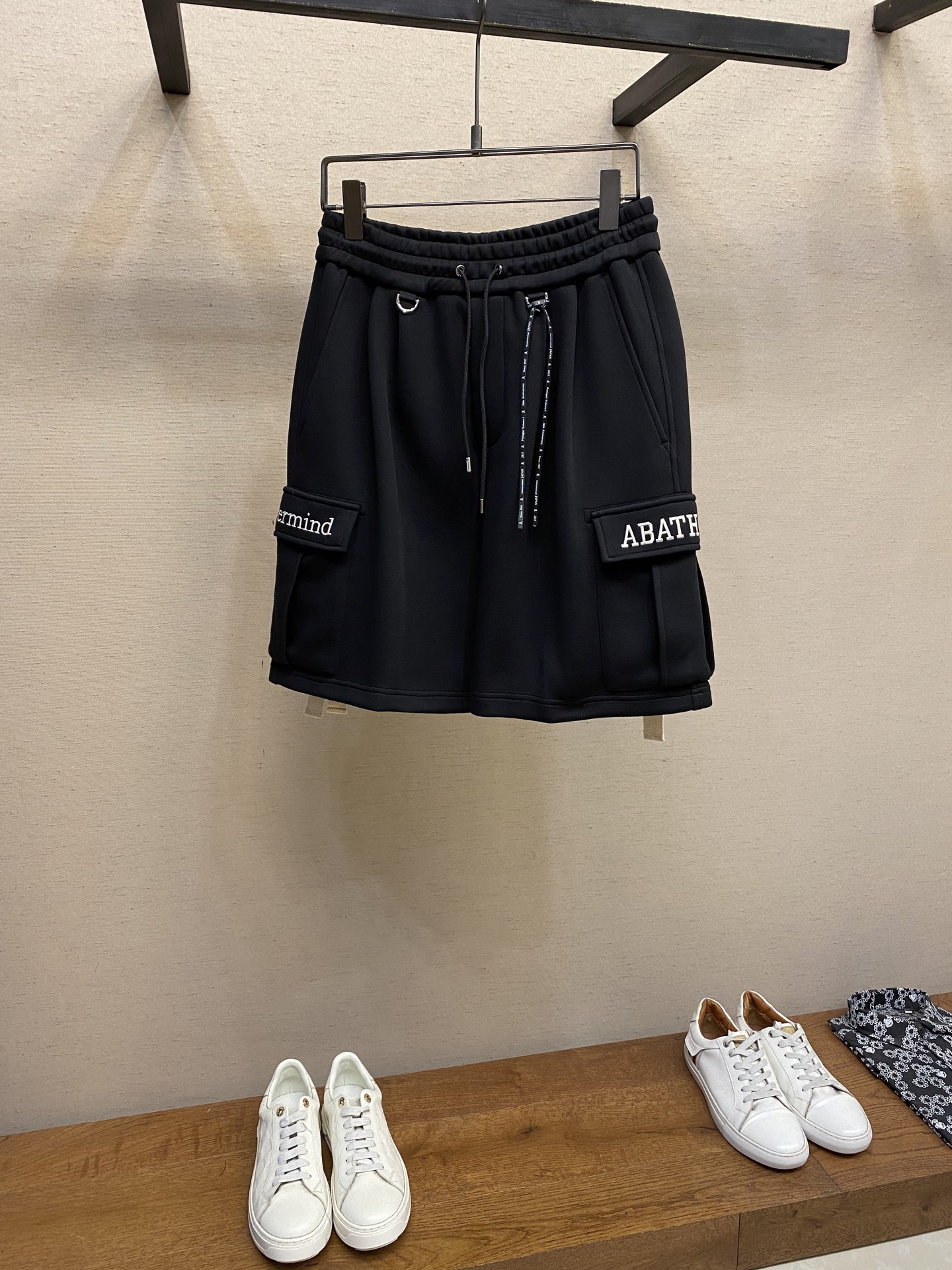 NO:411814,master mind X BAPE joint-branded workwear casual shorts multi-pocket design heavy industry embroidery craftsmanship versatile casual size S-XL, shorts, alexander wang19860909master mind X BAPE联名款工装休闲短裤 多口袋设计 重工刺绣工艺 百搭休闲 尺码S-XL,,shorts,alexander wang,Men's clothing