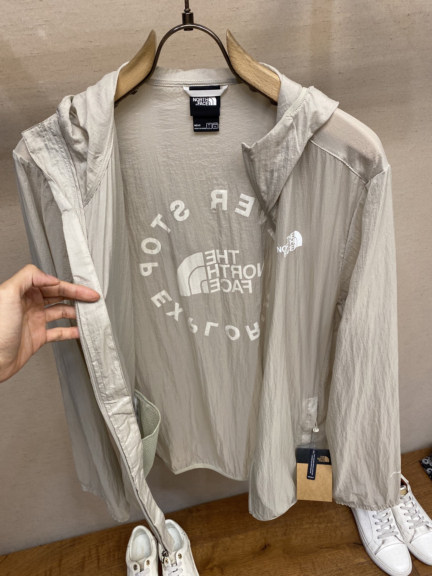 “New Spring and Summer Collection from The North Face: UV Protection, Lightweight, and Stylish!” - 图片 8