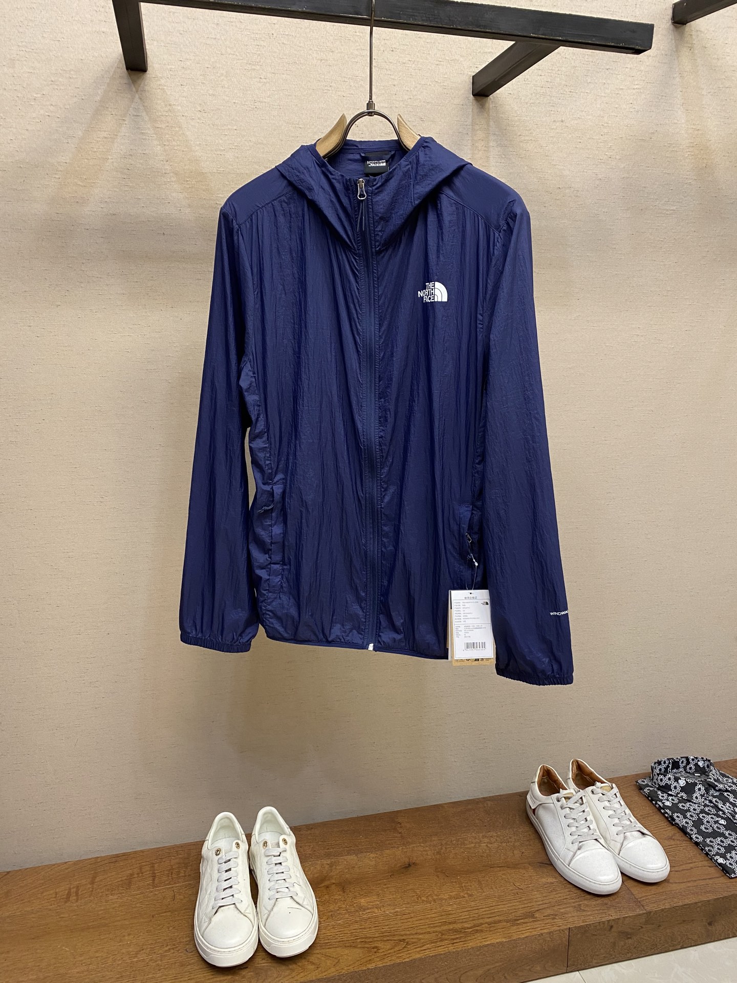 “New Spring and Summer Collection from The North Face: UV Protection, Lightweight, and Stylish!”