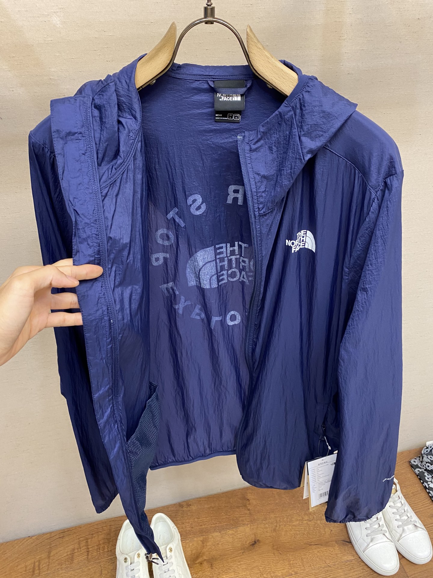 “New Spring and Summer Collection from The North Face: UV Protection, Lightweight, and Stylish!” - 图片 8