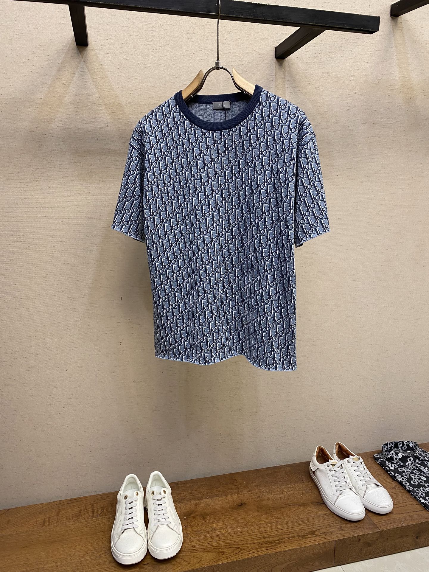 NO:838888,Dior, new all-over printed presbyopia knitted round neck short-sleeved T-shirt, same style for men and women!  Size S-XL....,,dior,T-shirt,tees,t-shirt,19860909Dior,新款满印老花针织圆领短袖T恤 、男女同款！ 尺码S-XL....,,dior,T-shirt,tees，t-shirt,,Men's clothing