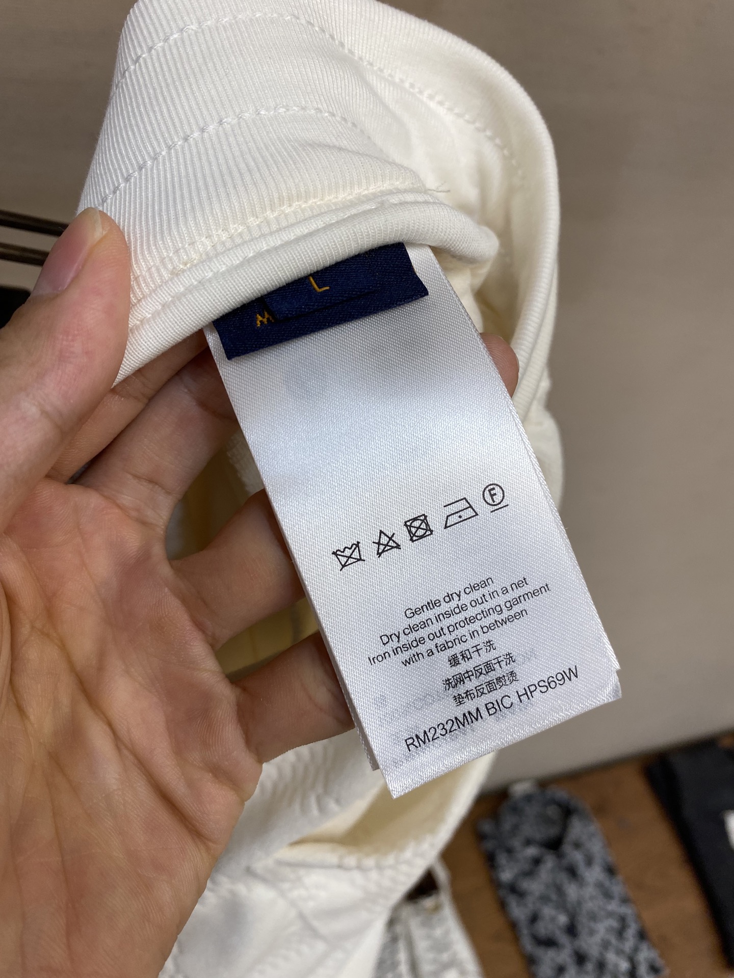 Louis Vuitton Men’s Damier Cotton-Crunch Shirt in Light Color, Sizes S-XL - 图片 7