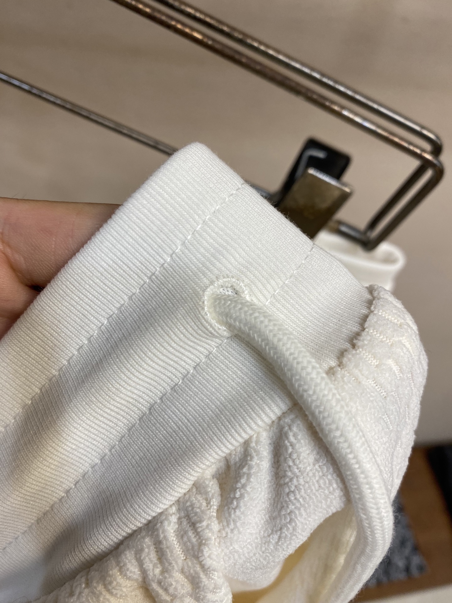 Louis Vuitton Men’s Damier Cotton-Crunch Shirt in Light Color, Sizes S-XL - 图片 5