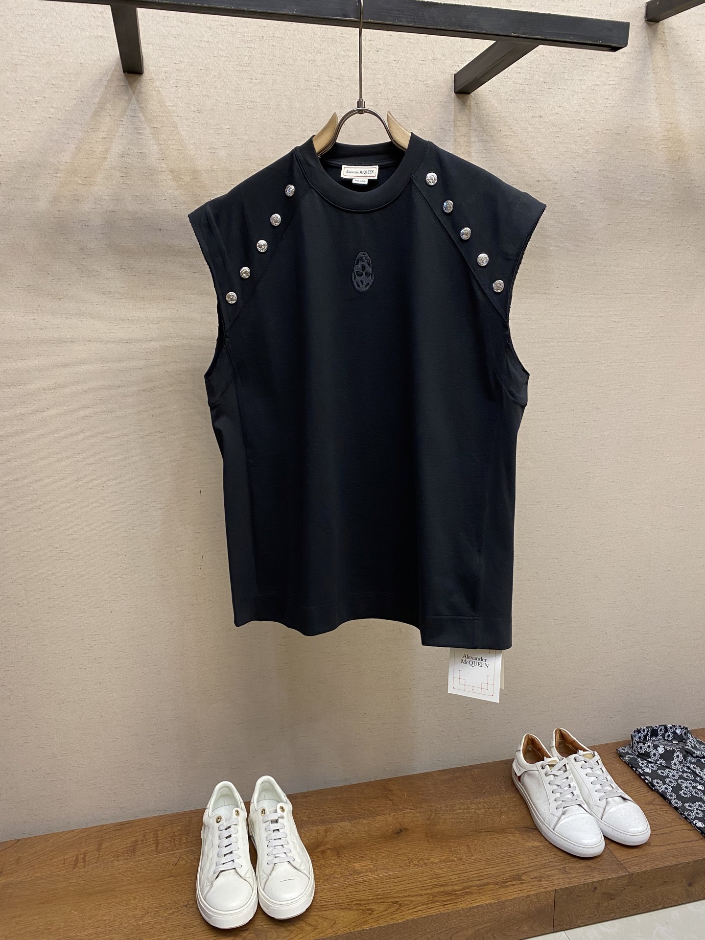 Alexander McQueen Cotton Vest with Hardware and Skull Embroidery for Summer Fashion - 图片 1