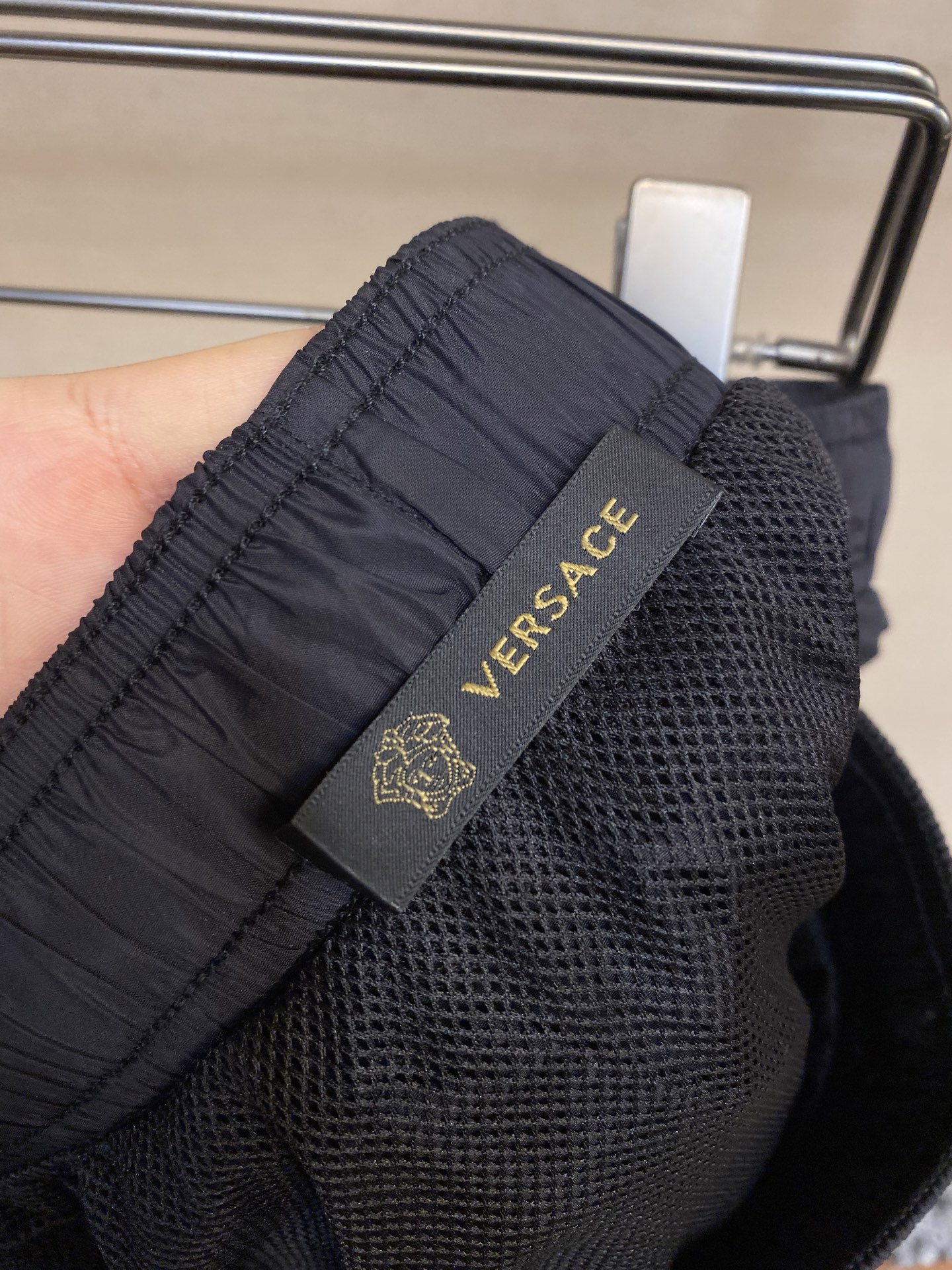 Versace 2025 Summer Beach Shorts: Classic, Colorful, Hardware Details, Polyester Fabric, Various Sizes. - 图片 4