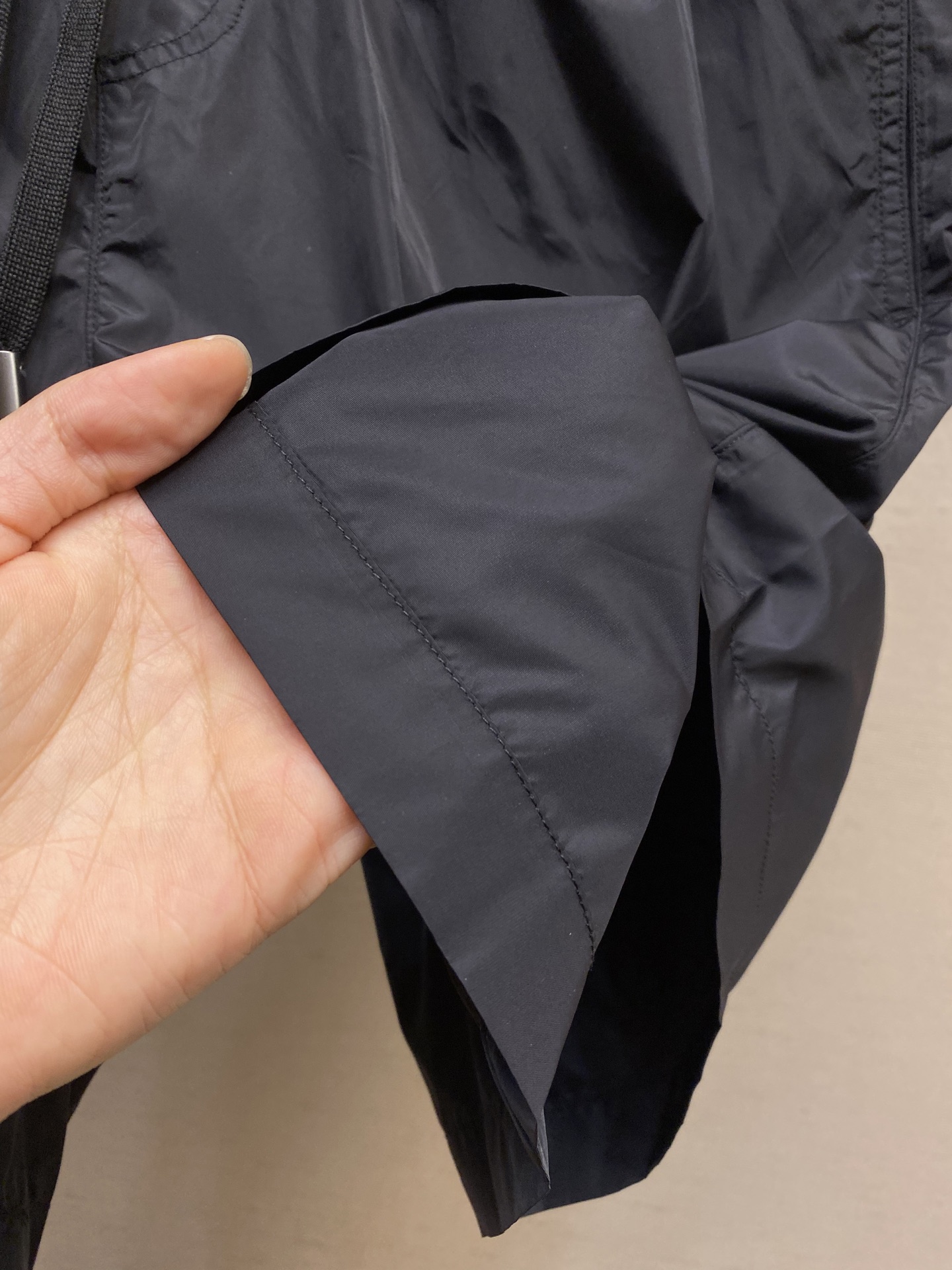 Versace 2025 Summer Beach Shorts: Classic, Colorful, Hardware Details, Polyester Fabric, Various Sizes. - 图片 8