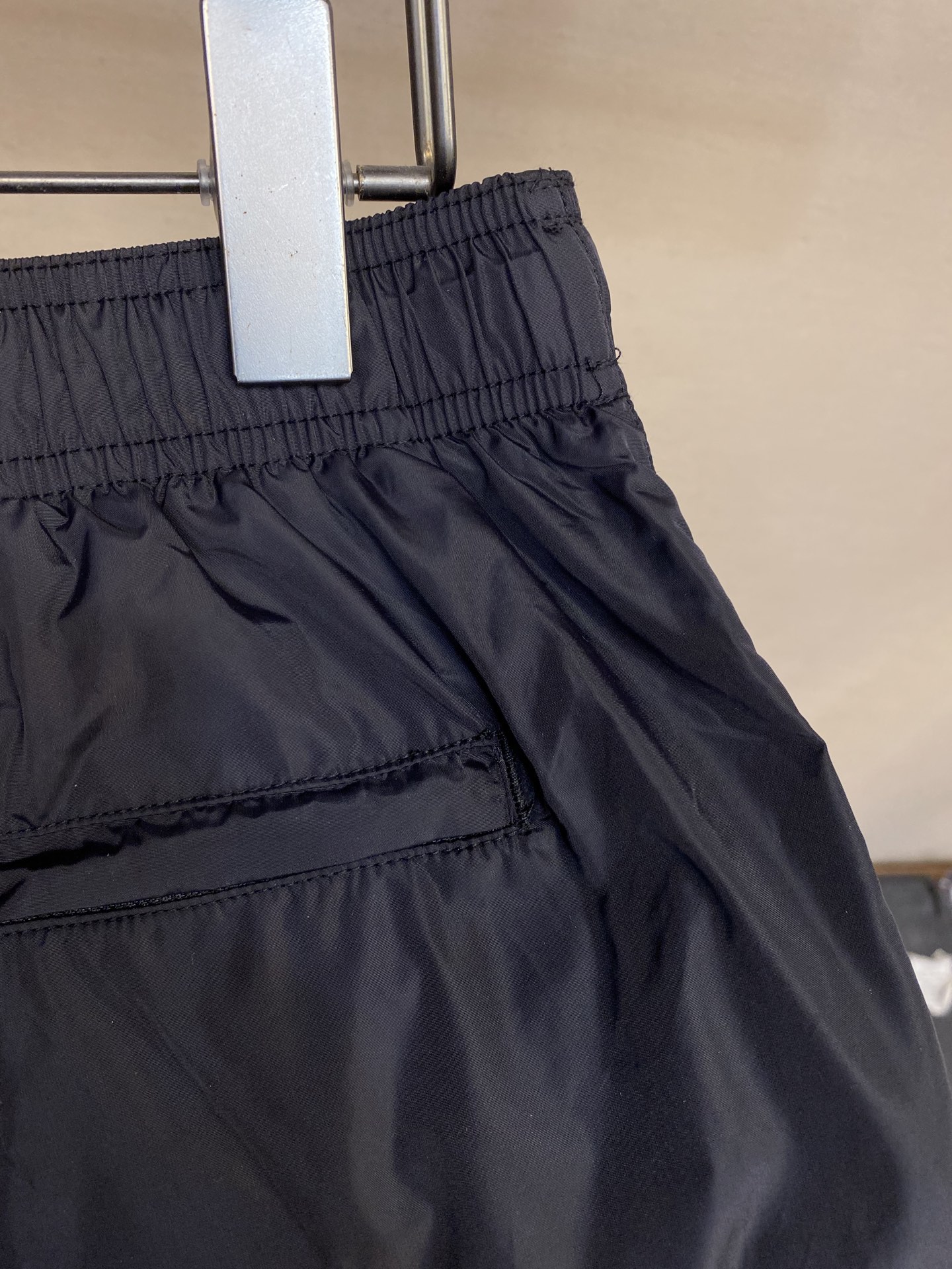 Versace 2025 Summer Beach Shorts: Classic, Colorful, Hardware Details, Polyester Fabric, Various Sizes. - 图片 9