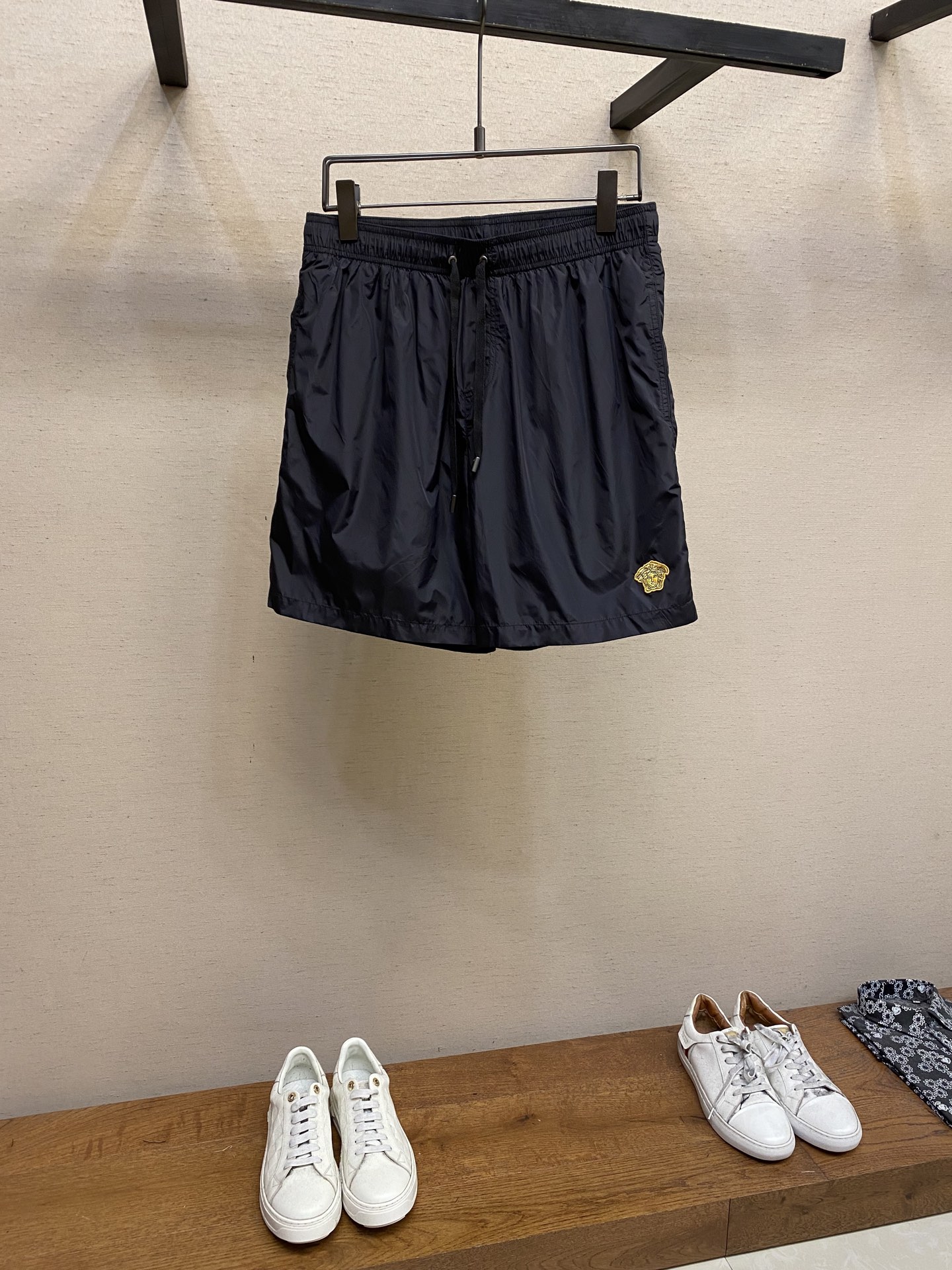 Versace 2025 Summer Beach Shorts: Classic, Colorful, Hardware Details, Polyester Fabric, Various Sizes. - 图片 1