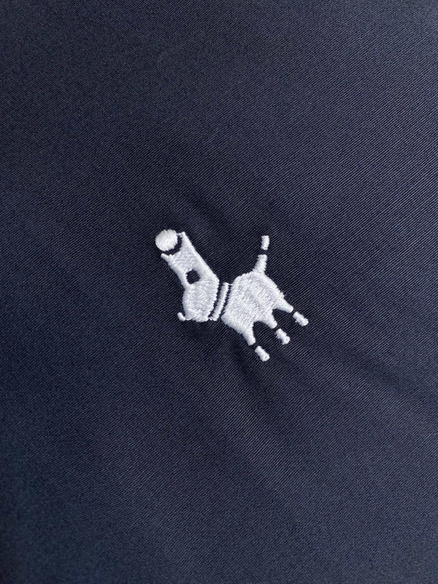 新款 🌟🌟时尚简约长袖衬衫，本款轻盈棉质衬衣采用全棉质地面料，经典简约设计搭配，清爽色调，颜色超超超超级