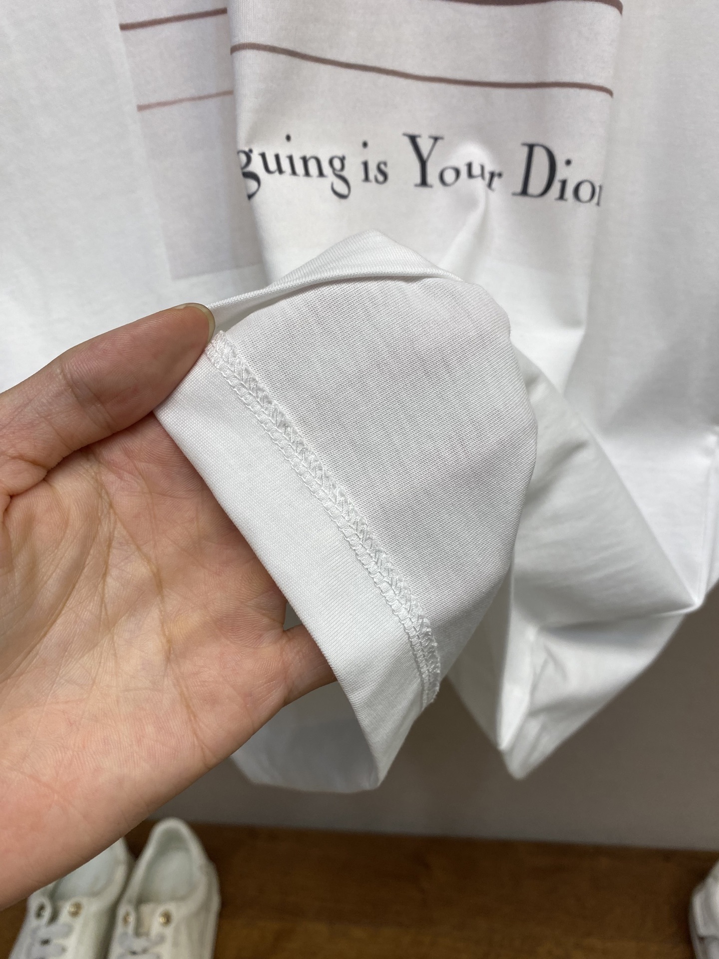 🌟🌟Dior,百叶窗印花圆领短袖
⚠️原,500购买;棉质平纹针织面料、Héritage 印花图案、标