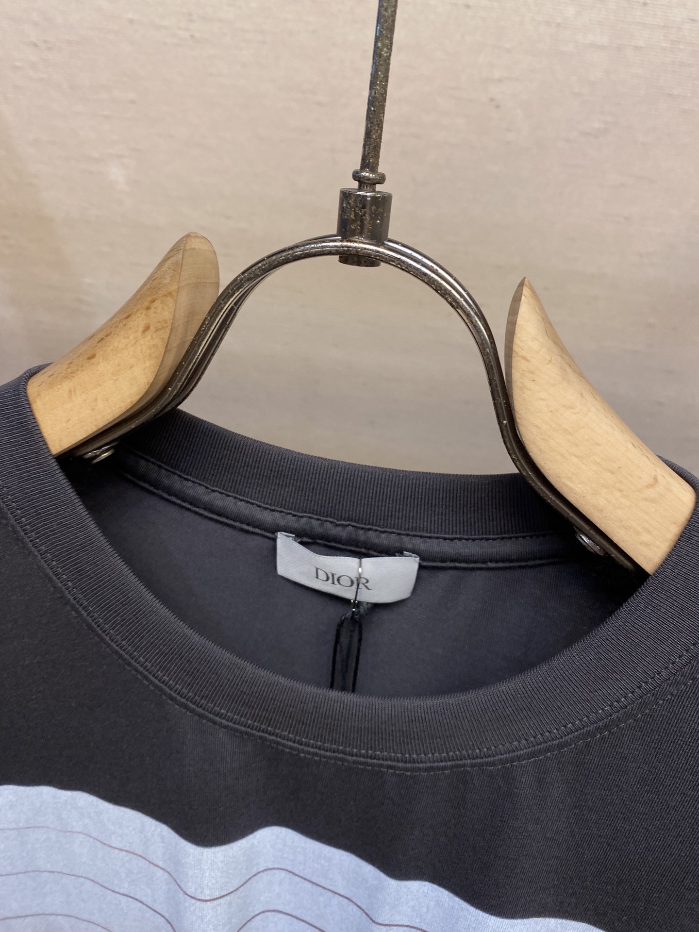 🌟🌟Dior，百叶窗印花圆领短袖

⚠️原,500购买；棉质平纹针织面料、Héritage 印花图案、标