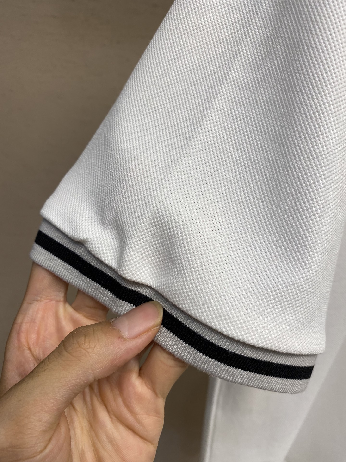 🌟🌟Prada，经典休闲商务Polo衫，胸前经典三角标，客供定制纽扣，os版型和精致的裁剪，经典款Pol