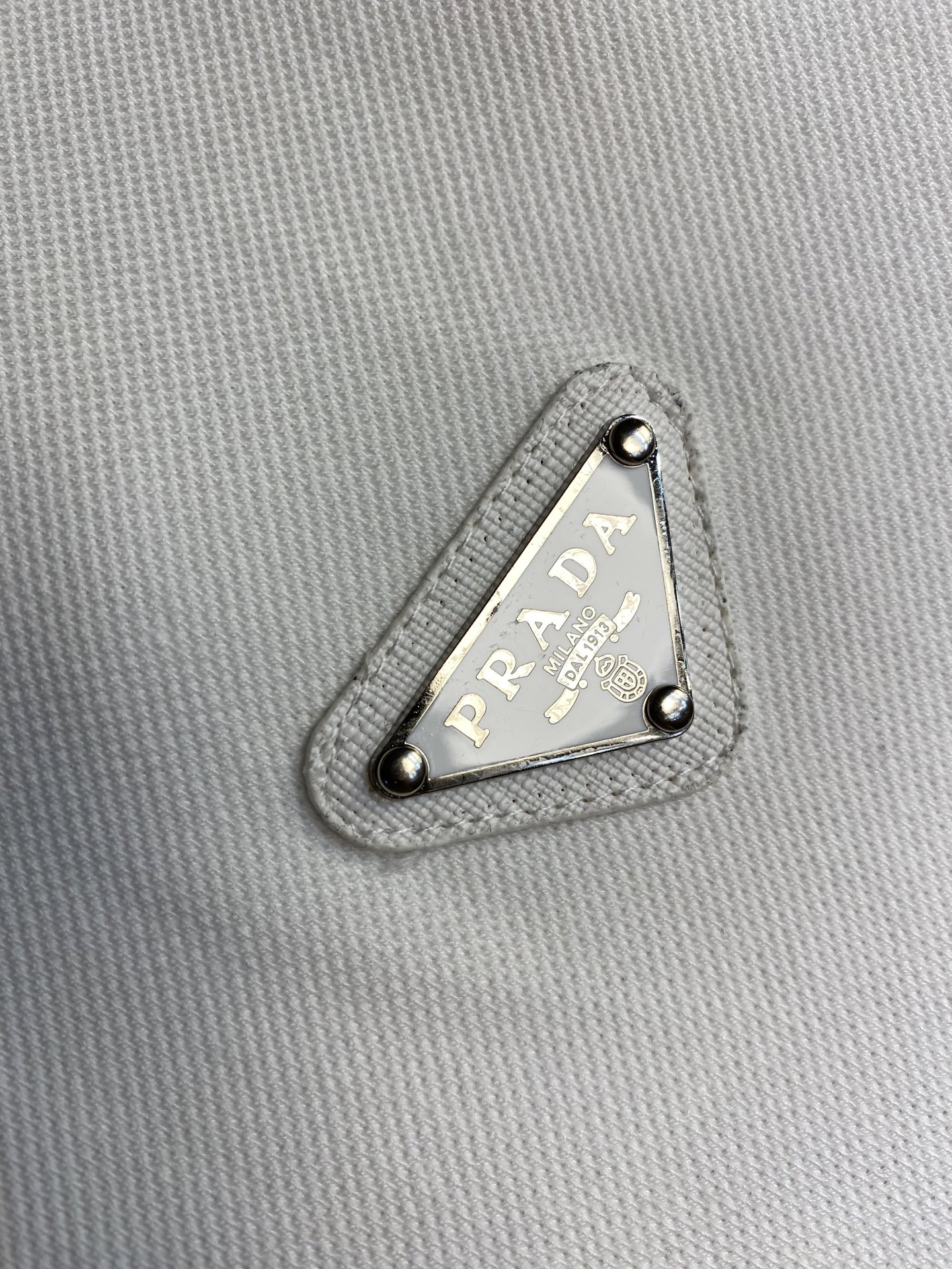 🌟🌟Prada，经典休闲商务Polo衫，胸前经典三角标，客供定制纽扣，os版型和精致的裁剪，经典款Pol