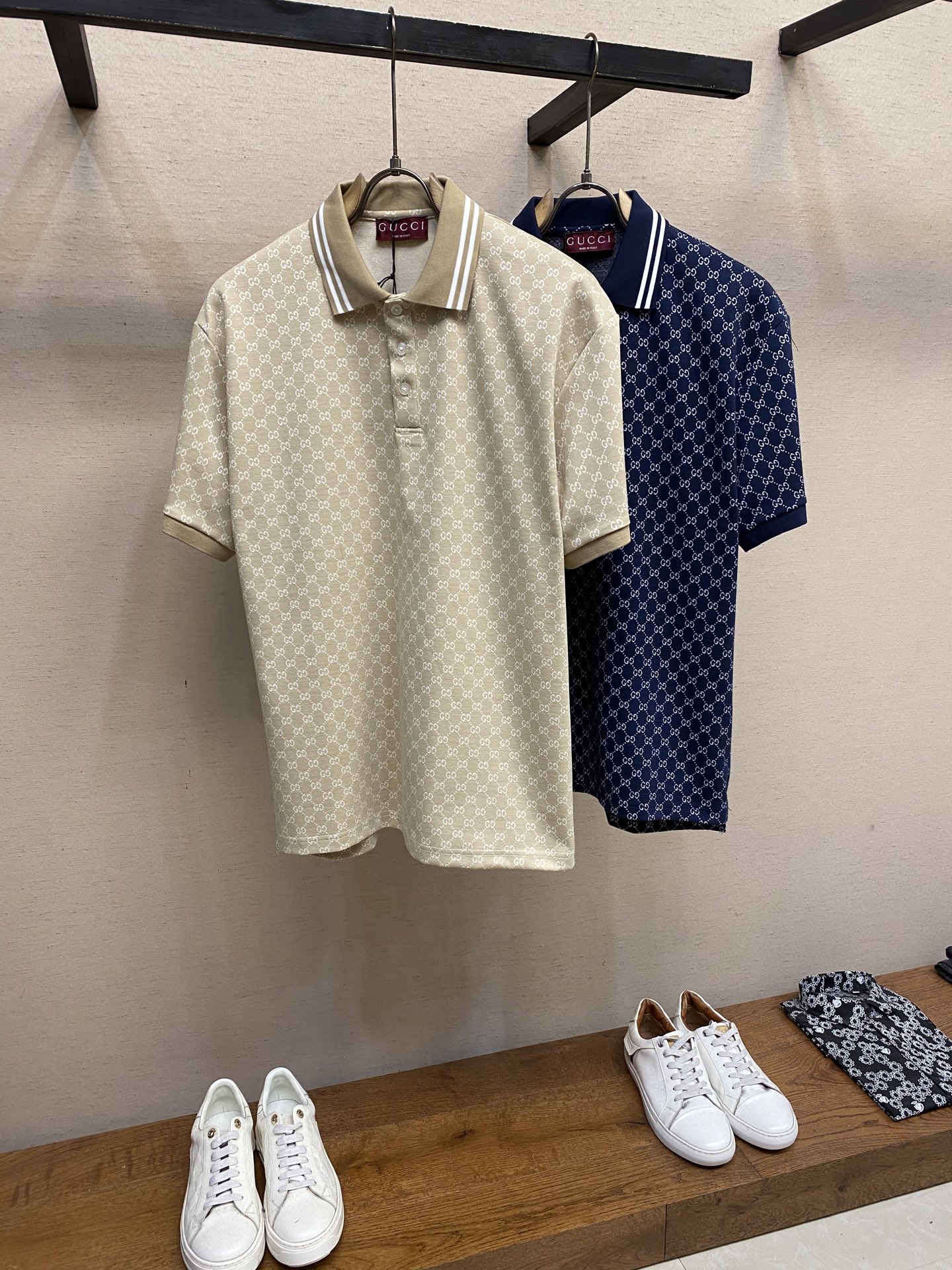 🌟🌟Gucci，POLO衫翻领上身百搭半袖高版本纯棉经典短袖
这款纯棉拼色 高克重纯棉场上是没有的，我们