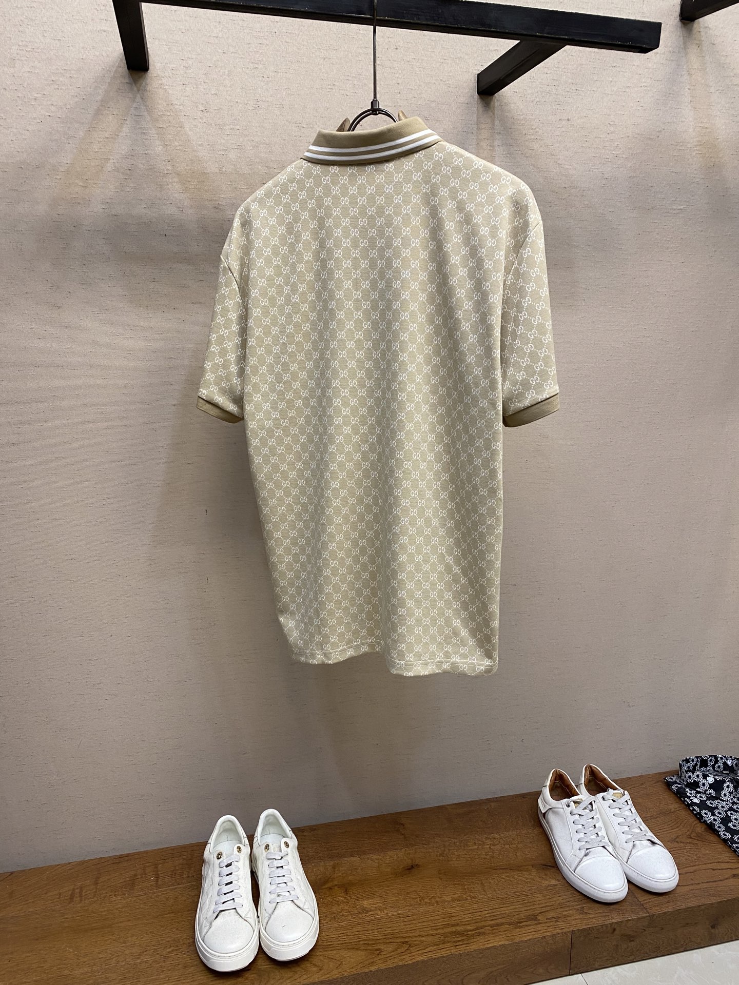 🌟🌟Gucci，POLO衫翻领上身百搭半袖高版本纯棉经典短袖
这款纯棉拼色 高克重纯棉场上是没有的，我们