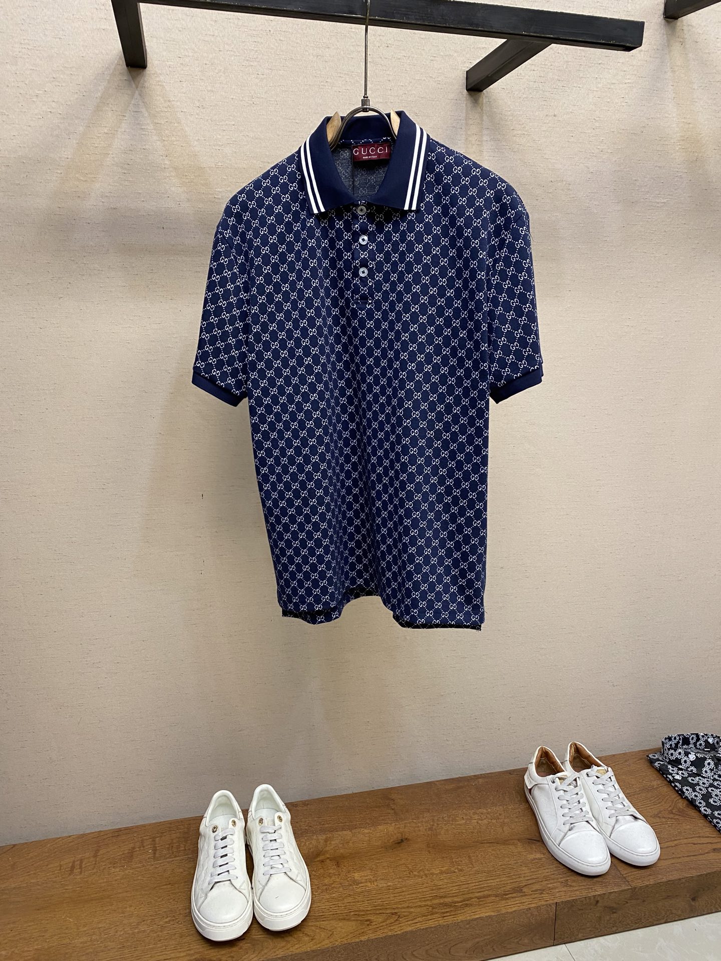 🌟🌟Gucci，POLO衫翻领上身百搭半袖高版本纯棉经典短袖
这款纯棉拼色 高克重纯棉场上是没有的，我们