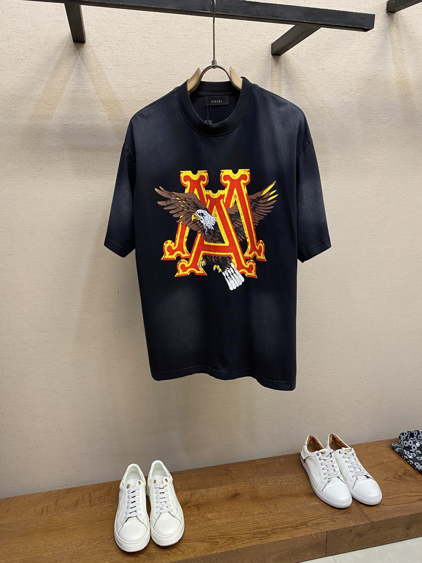NO:437178,AMIRI new heavy-duty wash water used pure cotton round neck short sleeve printed LOGO loose style male and female Size S-XL, amiri, T-shirt, alexander wang19860909AMIRI 新款重工洗水做旧纯棉圆领短袖 印花LOGO 宽松版型 男女同款 尺码S-XL,,amiri,T-shirt,alexander wang,Men's clothing