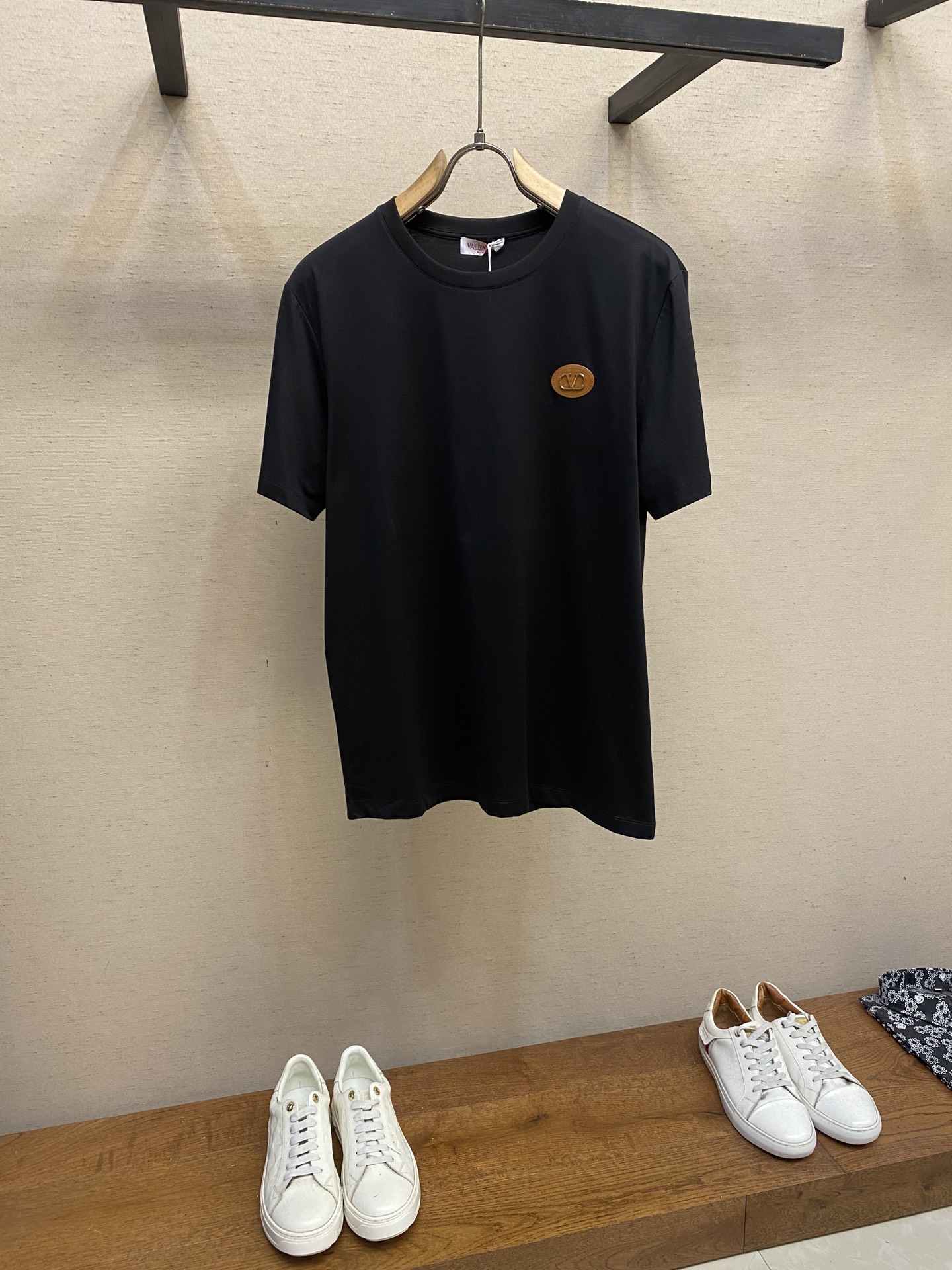 NO:438174,VLT.... New short-sleeved yyds Daily outing and eye-closing custom-made pure cotton elastic cotton fabric short-sleeved T-shirt The charm lies in creating a simple and luxurious fashion, and feel the unique temperament of the British style at will. The loose style shows a casual and casual style, whether it is matched with jeans, casual pants, or skirts, it can show a unique personality Size 46-56, Skirts, jeans, T-shirt, tees, t-shirt, alexander wang19860909VLT…….新款短袖yyds 日常出门闭眼搭 定制纯棉弹力棉面料短袖T恤 魅力在于创造了简约奢华感的时尚,随意搭配感受英式风格独特气质. 宽松的版型展现出休闲随意的风格,无论是搭配牛仔裤、休闲裤、还是裙子,都能展现出独特的个性 尺码46-56,,skirts,jeans,T-shirt,tees，t-shirt,alexander wang,Men's clothing