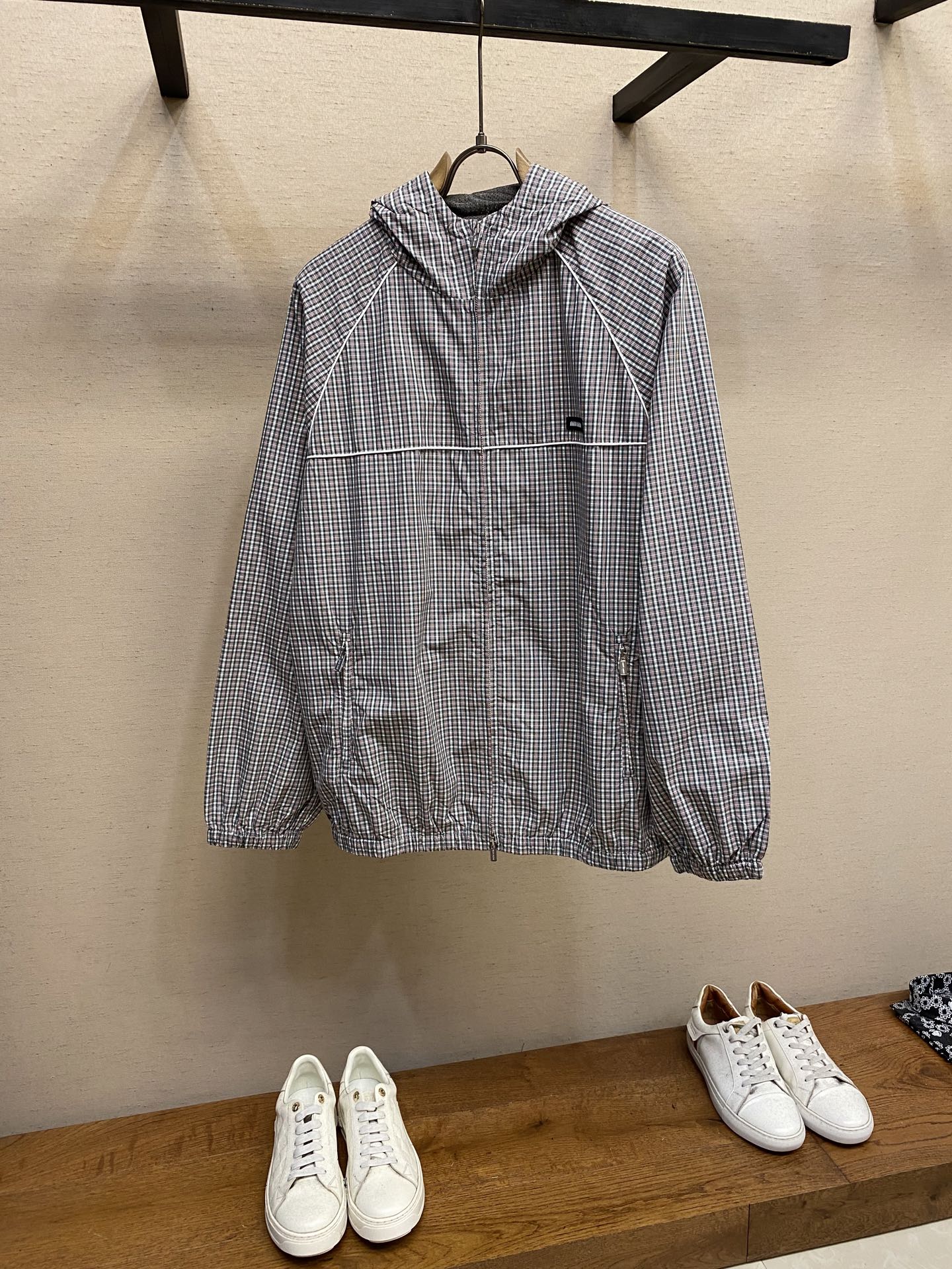 2025 Miu Miu Molecular Scroll Coat for Men and Women: High-Quality Custom Fabric, Perfect Details