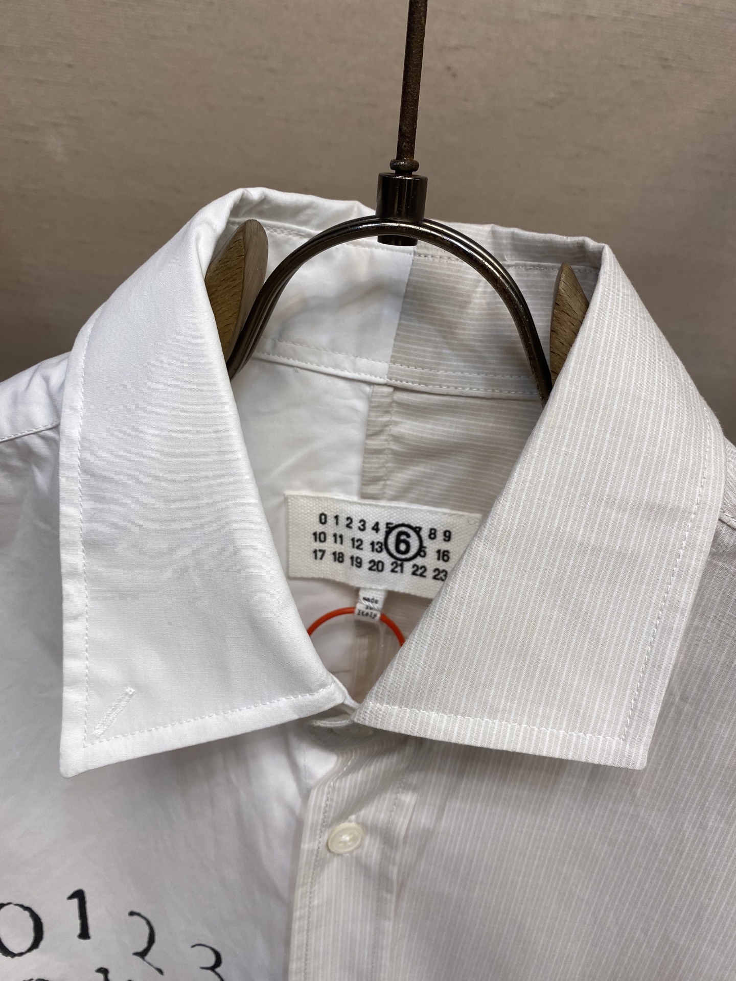 Maison Margiela Digital Print Color Shirt: Unique Handcrafted Design, Comfortable and Stylish, Available in Various Sizes - 图片 3