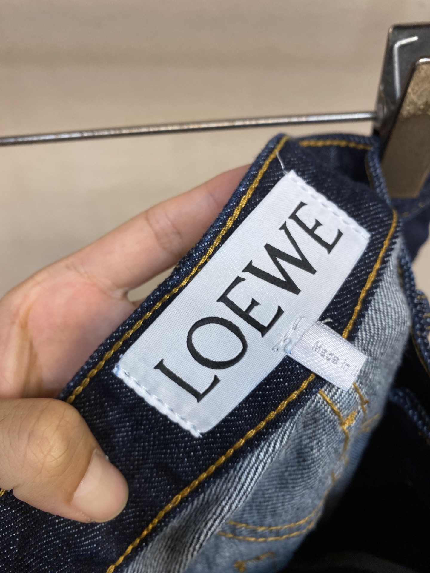 Loewe Anagram Cone Jeans: Customized high-quality denim with unique processes for stylish, comfortable, and distinctive look - 图片 3