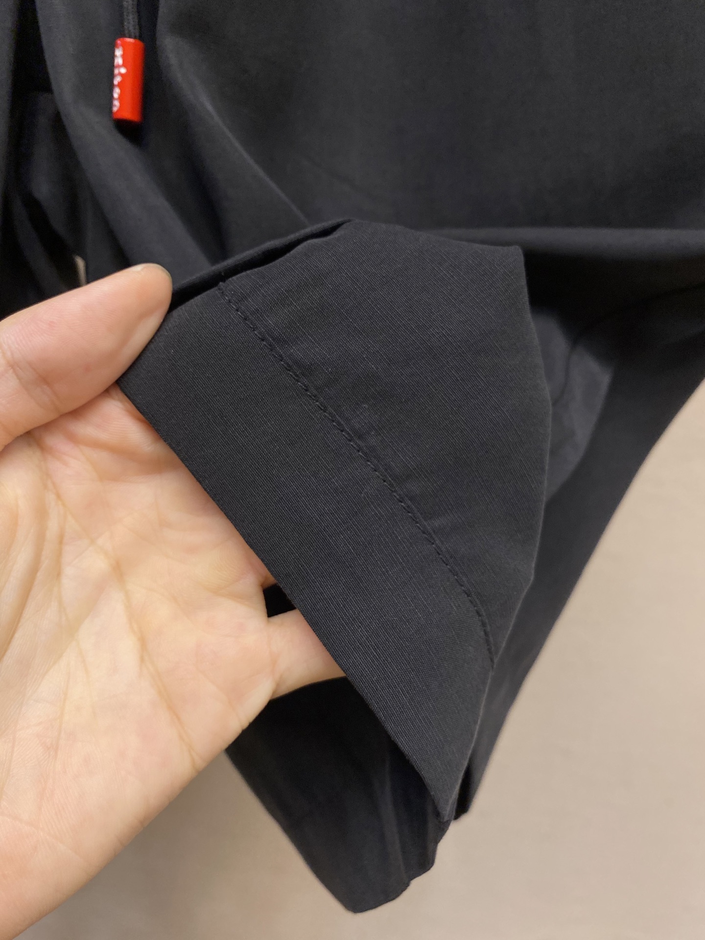 Kiton Men’s Silk-Linen Knit Thong Shorts with Italian Craftsmanship - 图片 8