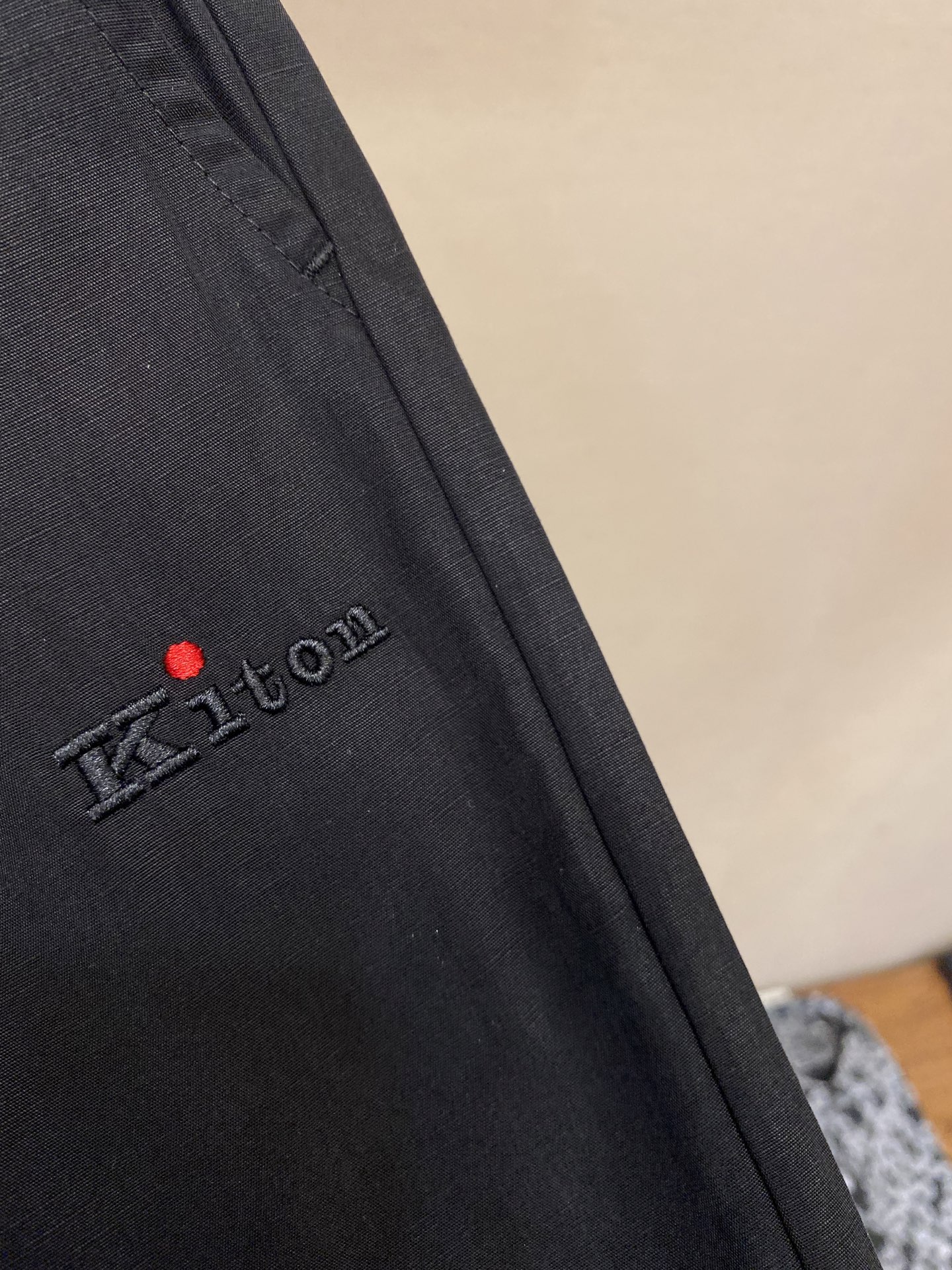 Kiton Men’s Silk-Linen Knit Thong Shorts with Italian Craftsmanship - 图片 7