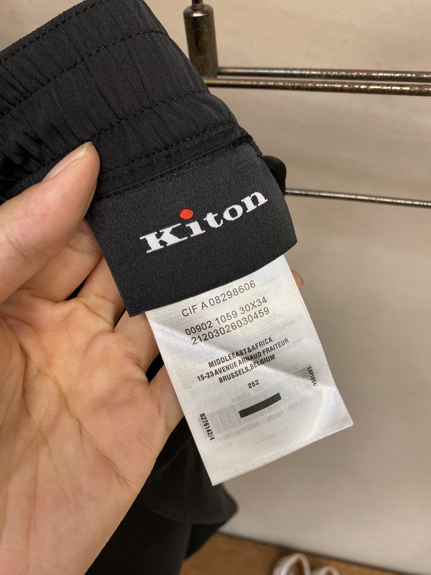 Kiton Men’s Silk-Linen Knit Thong Shorts with Italian Craftsmanship - 图片 6