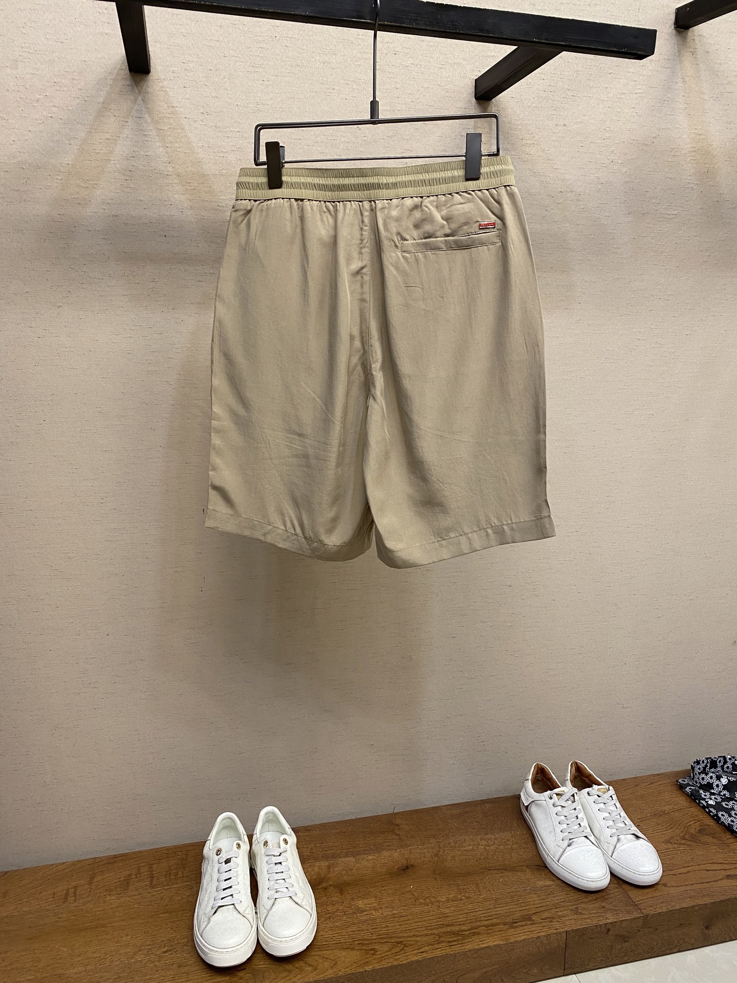 Kiton Men’s Knitted Silk-Linen Shorts: Premium Craftsmanship, Comfort, and Style - 图片 2