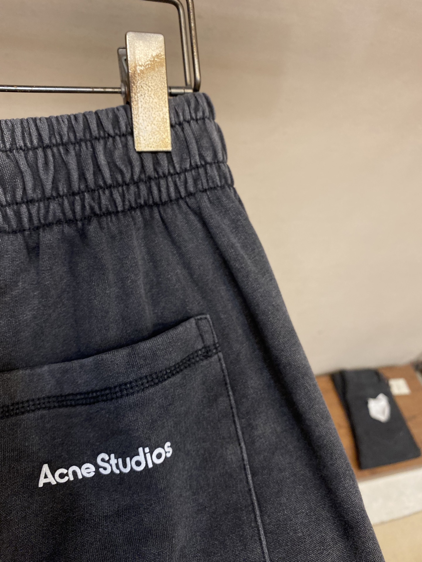 Acne Studios Men’s Leisure Shorts: Comfortable, Stylish, and Ideal for Exercise - 图片 7