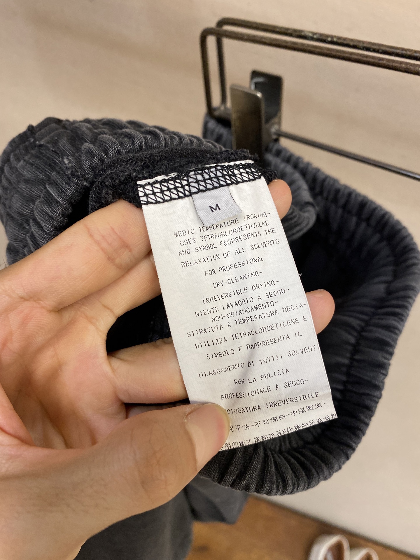 Acne Studios Men’s Leisure Shorts: Comfortable, Stylish, and Ideal for Exercise - 图片 4
