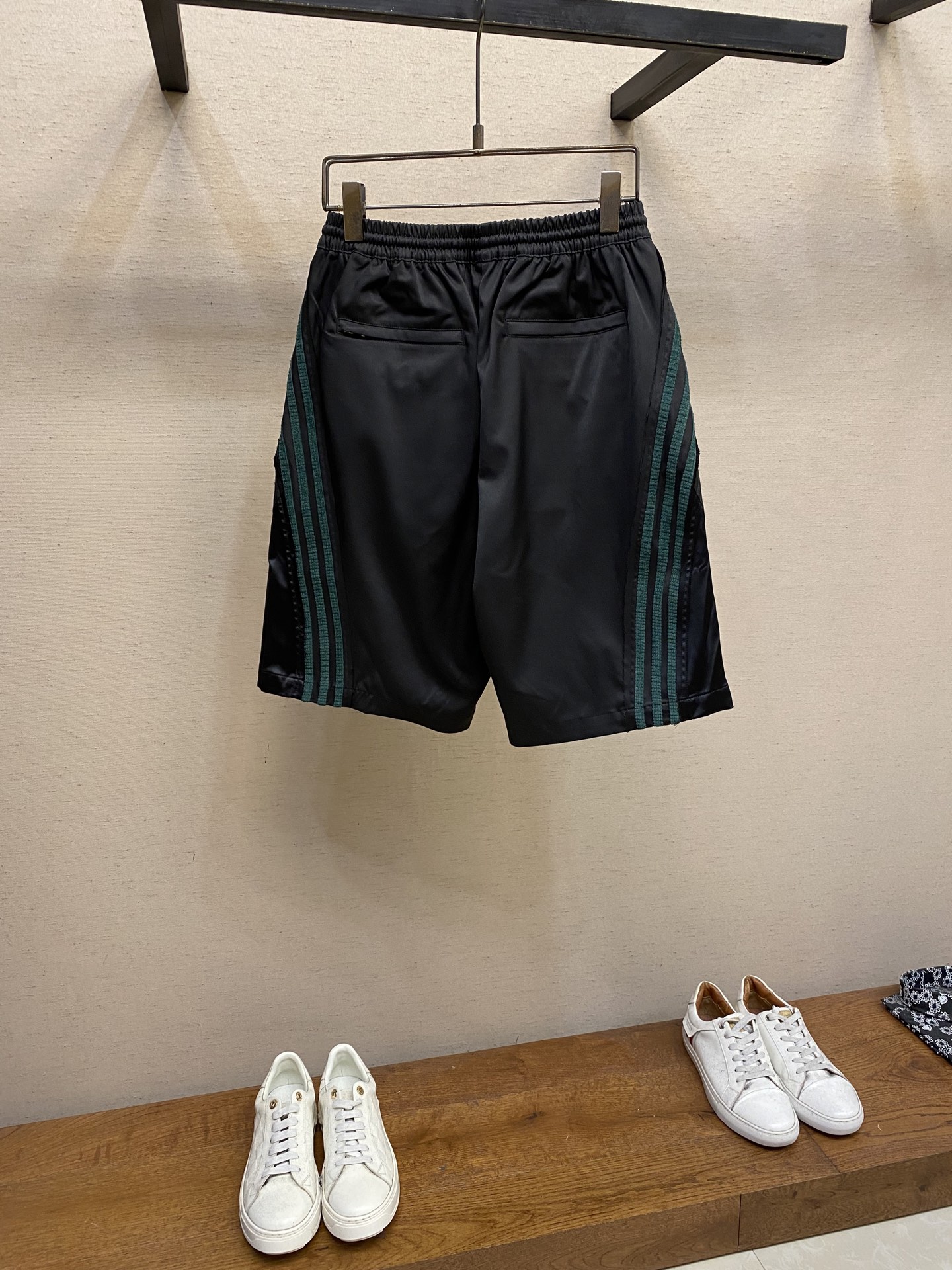 P572 Men’s Leisure Shorts: Fashionable & Functional for Sports and Leisure, Sizes S-XL - 图片 2