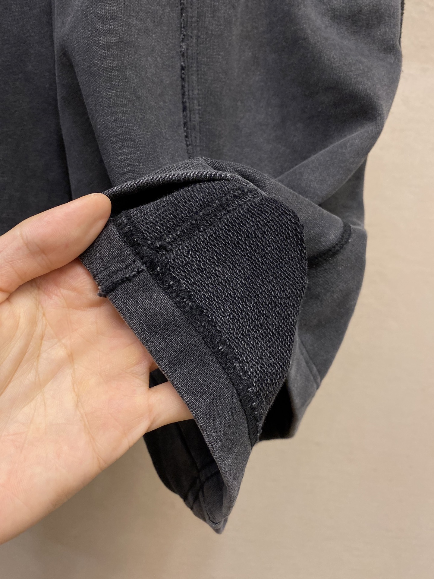Acne Studios Men’s Leisure Shorts: Comfortable, Stylish, and Ideal for Exercise - 图片 6