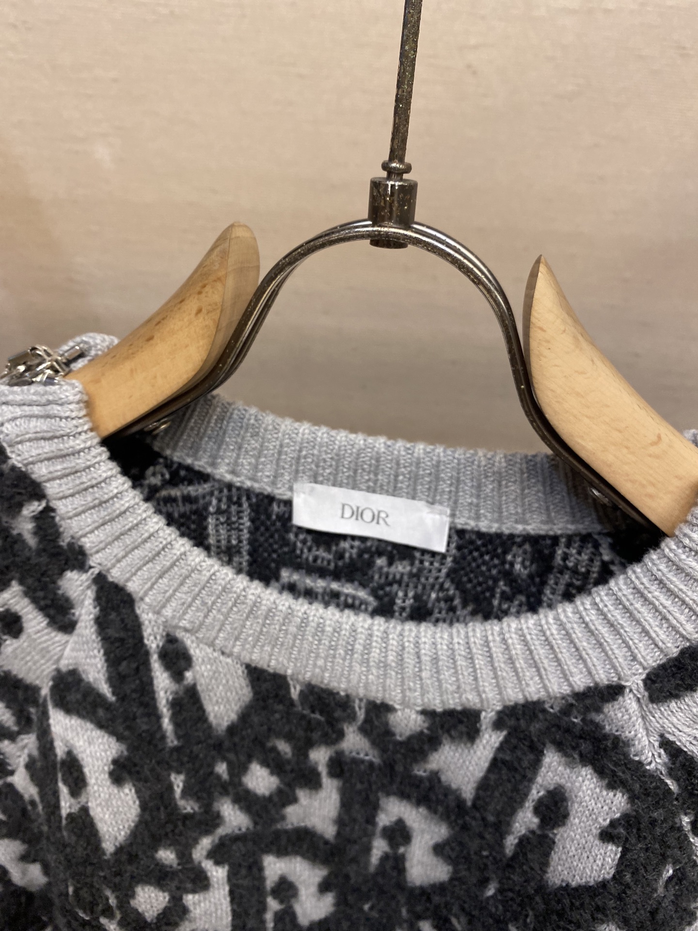 “Dior Knitting Shirt in White Wool Blend with Florist Detail and Oblique Pattern” - 图片 3