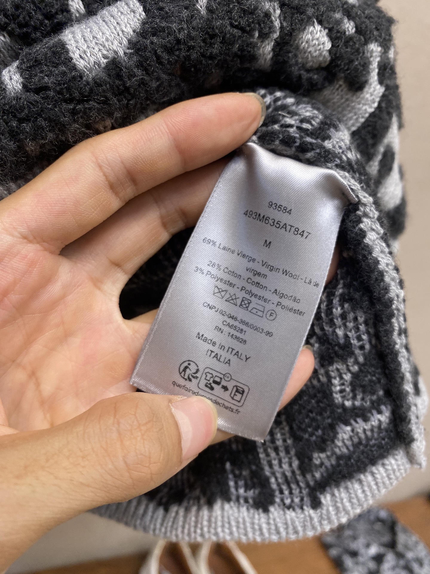 “Dior Knitting Shirt in White Wool Blend with Florist Detail and Oblique Pattern” - 图片 7