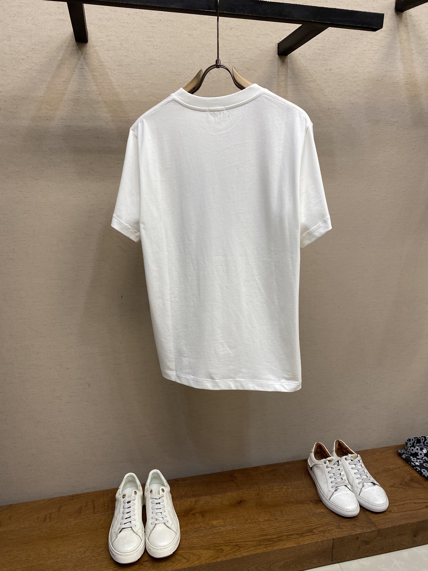 2025 Dior Men’s Autumn T-shirt with 1980s Aesthetic Style in Cotton-Lined Fabric - 图片 2