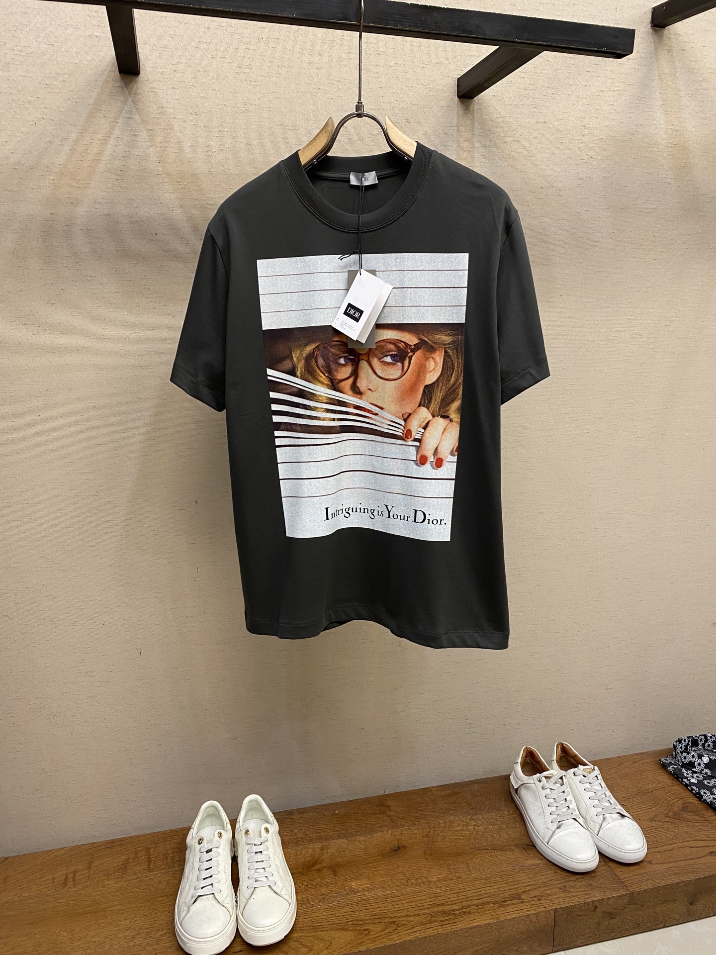 2025 Early Autumn Dior Héritage T-shirt: A Stylish 1980s-Inspired Men’s Tee