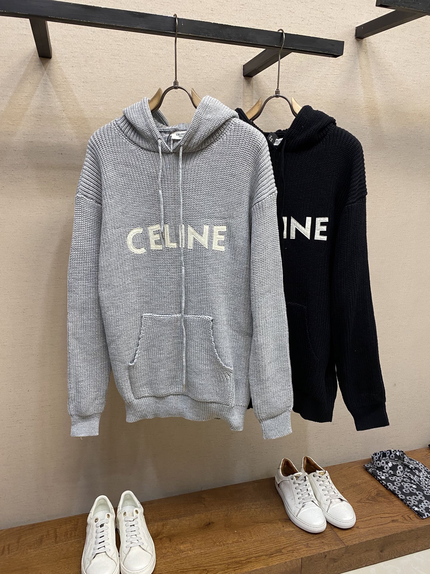 Embroidered Celine Hoodie in Premium Wool-Cotton Blend with Velvet Details. - 图片 3