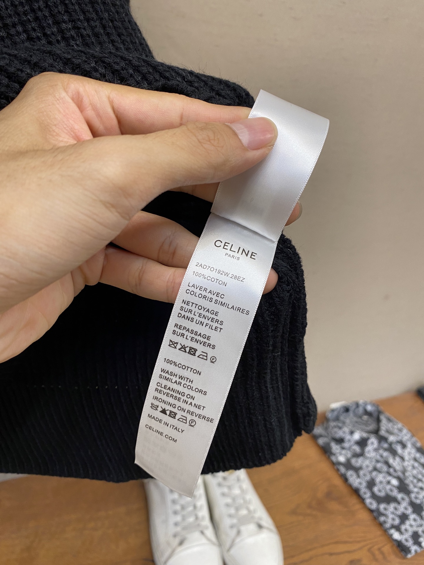 Embroidered Celine Hoodie in Premium Wool-Cotton Blend with Velvet Details. - 图片 9