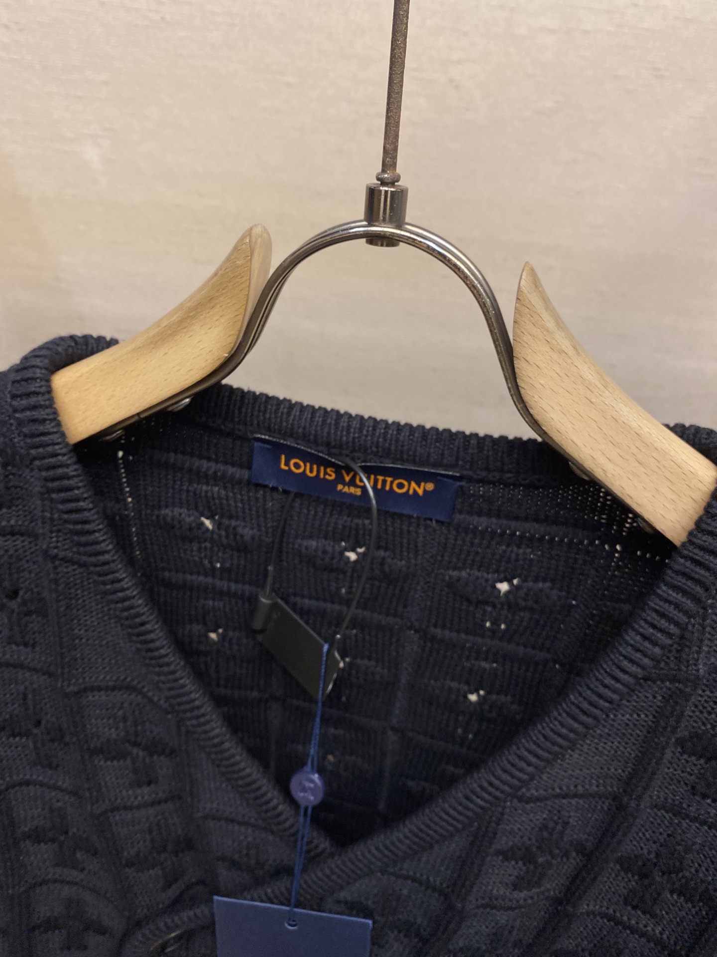 “Monogram Florist Pattern Cotton Wool Knitwear with LV Logo, Crochet Design – Size S-XL” - 图片 3